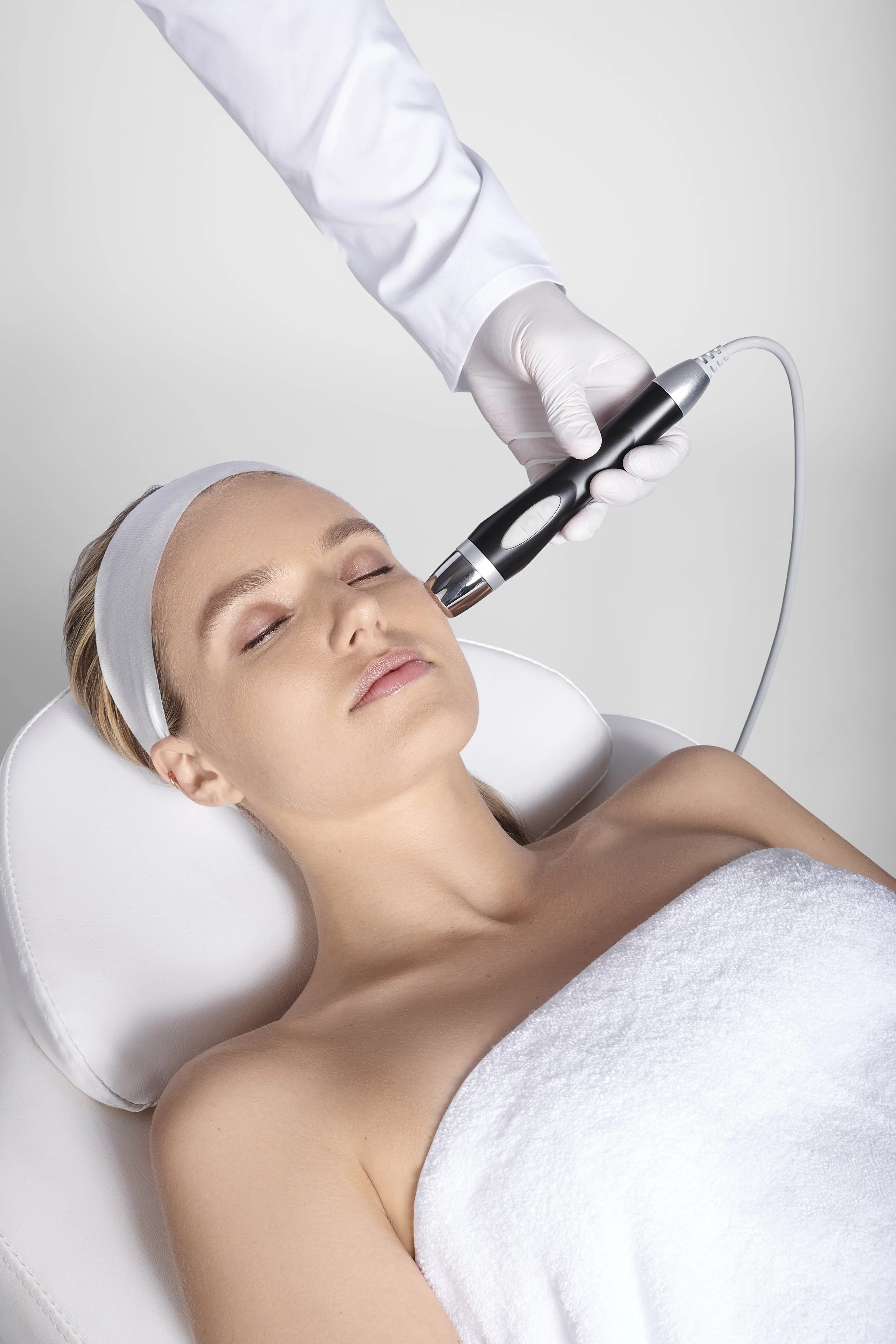 SKNLAB Derma-Facial | 90 mins