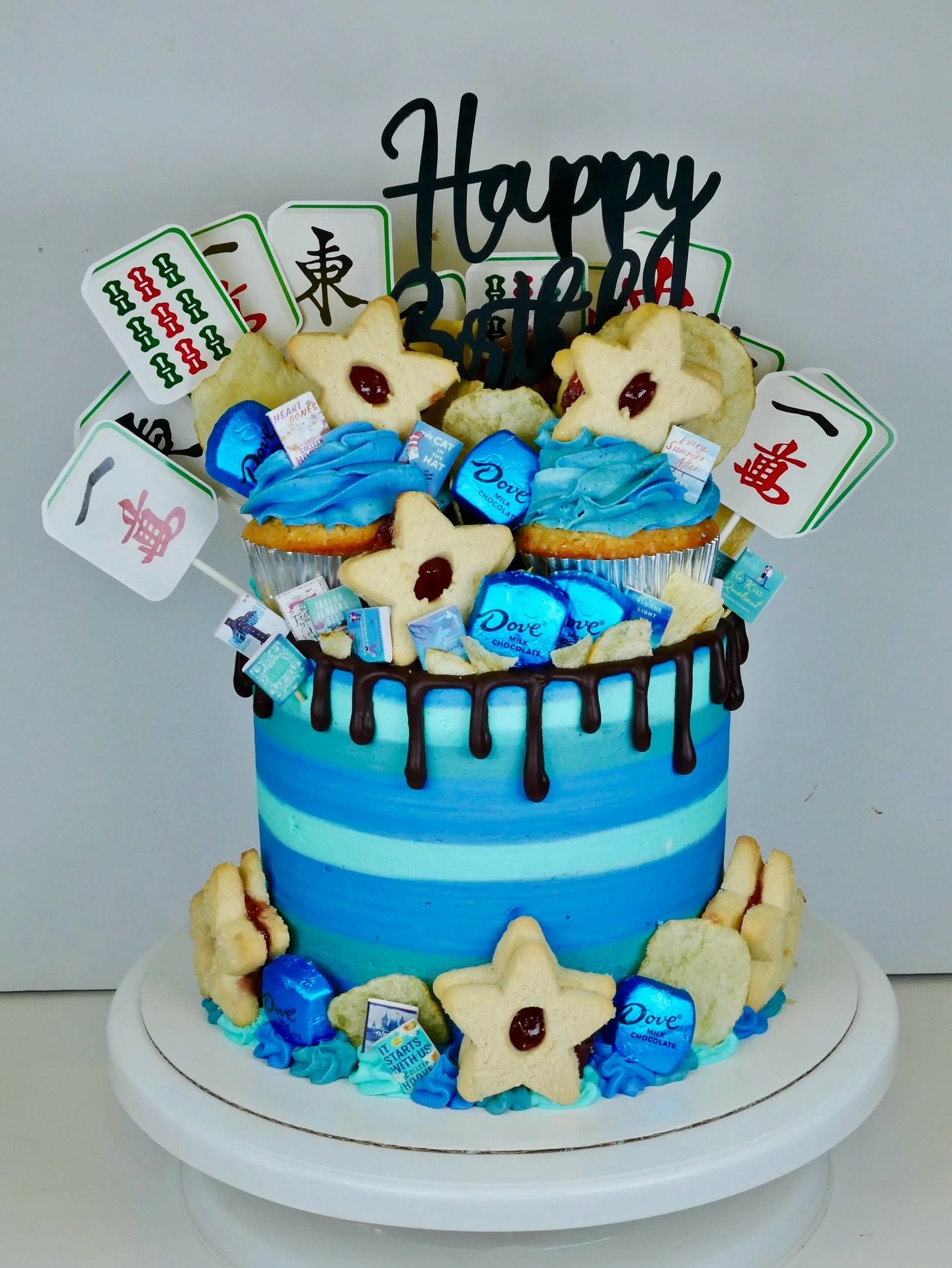 The perfect book club &amp; mahjong birthday .
.
.
.
.
 #cake #customcakes #sweets #dessert #cakecakecake #yum #yummy #cakedecorating #cakes  #eatingfortheinsta #foodie #baking #cakedecoration #buttercreamcake #cakesofinstagram #birthdaycake