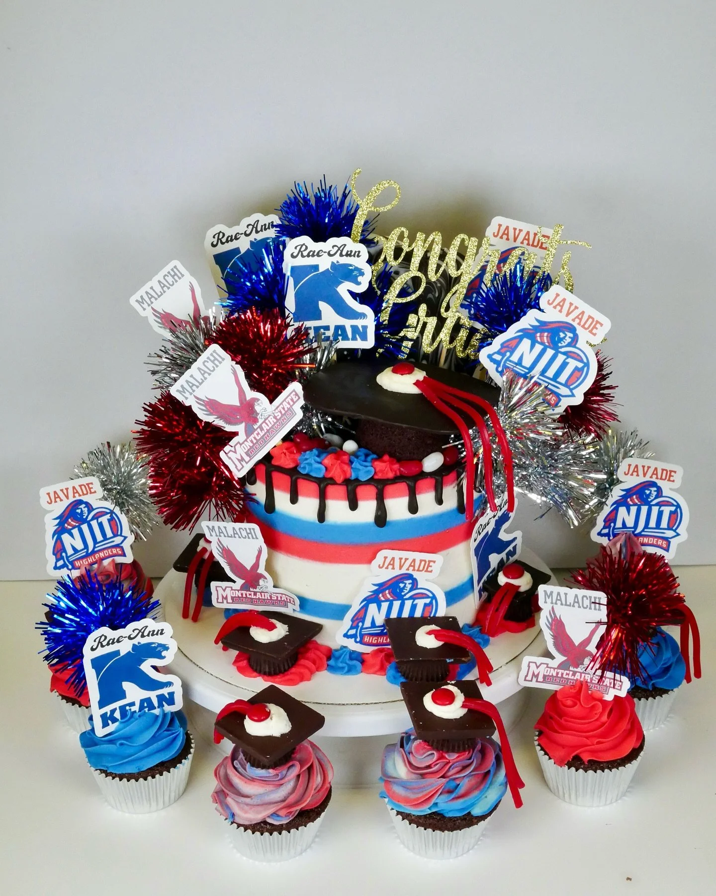 Graduation cake 🎓🎊.
.
.
.
.
#graduationcake #cake #customcakes #sweets #dessert #cakecakecake #yum #yummy #cakedecorating #cakes  #eatingfortheinsta #foodie #baking #cakedecoration #buttercreamcake #graduation #cakesofinstagram