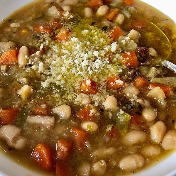 Lunch Bundle (tuscan white bean soup + citrus seared chicken, quinoa salad)
