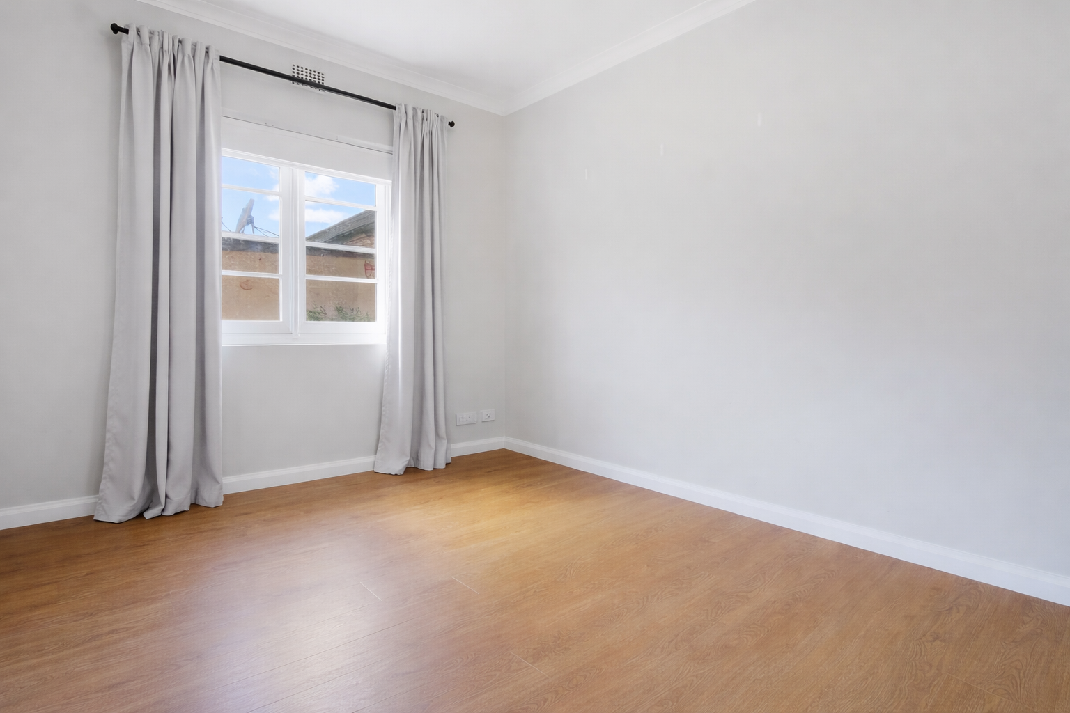 Bedroom Unstyled 02.png