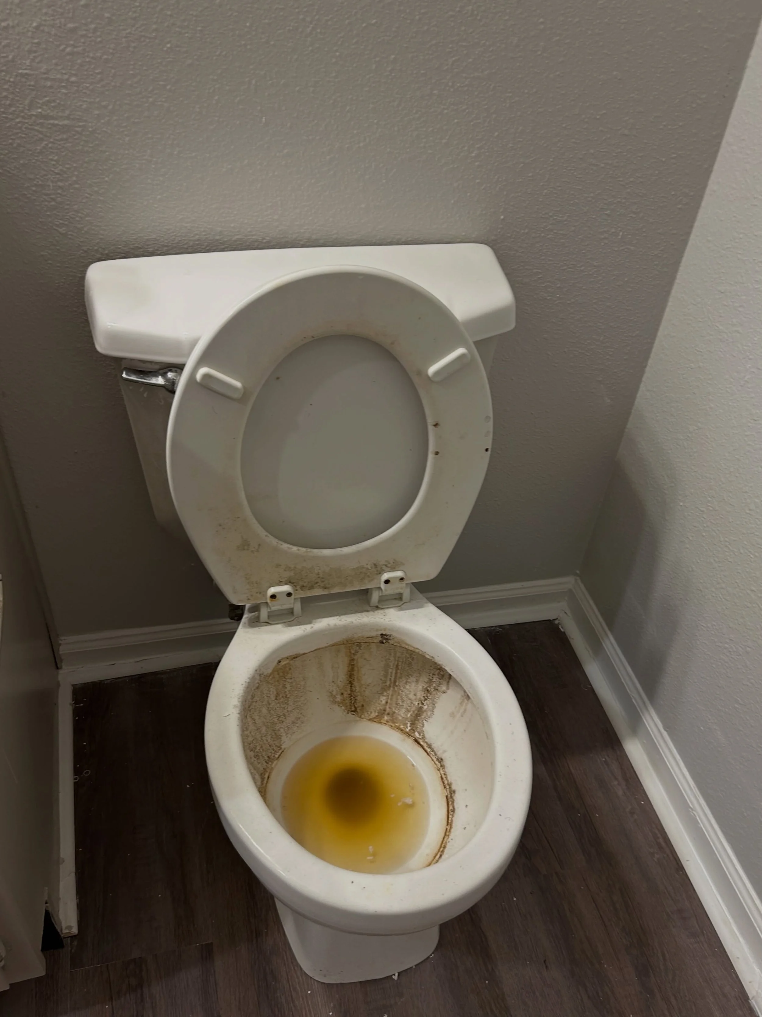 Not all turnovers look the same. But we strive to always provide care and attention no matter the condition of the home. 🧽✨

To learn more about us, check out our website ⬇️
essenceglowcleaningllc.org 

Servicing Nashville and surrounding areas ! 

