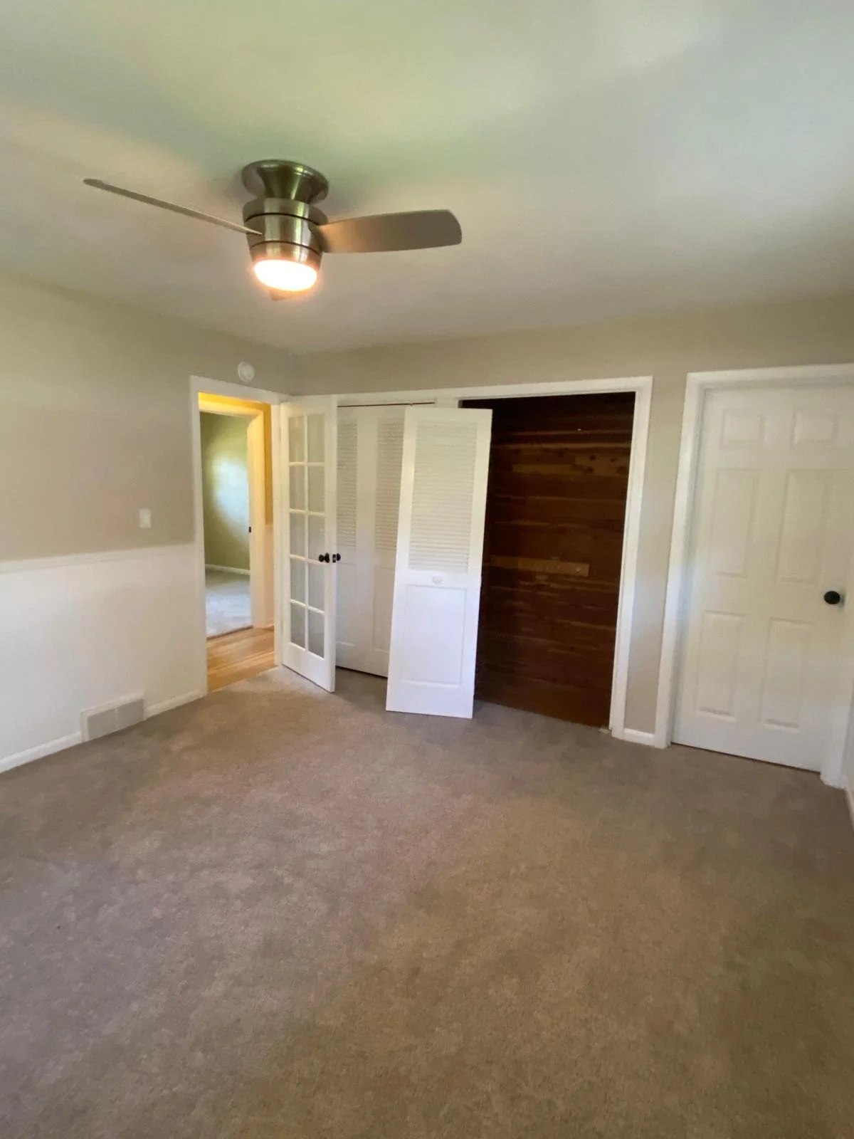 PHOTO-2026-03-30-22-04-40 18.jpg