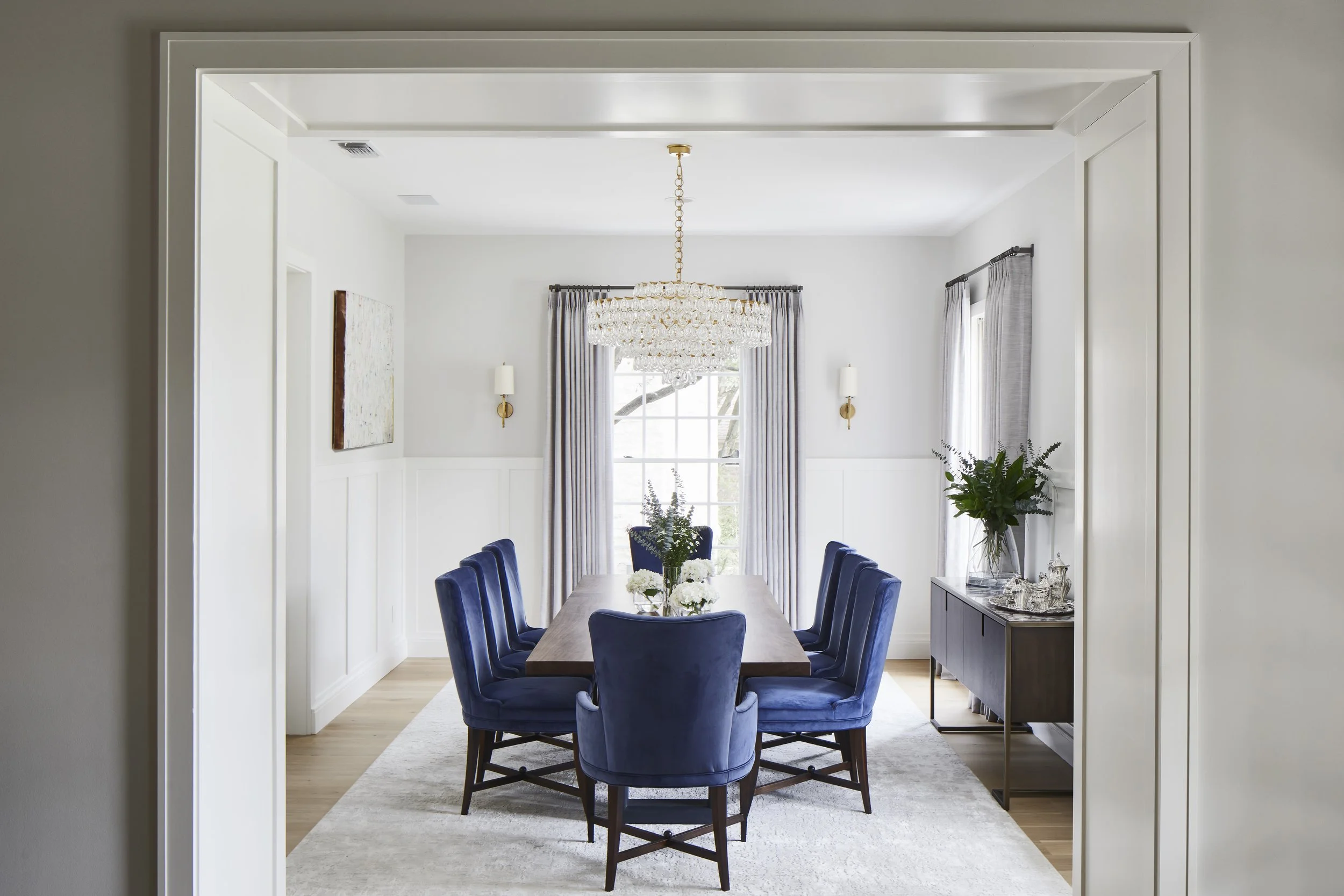 16_Dining-withChairs_Avery.jpg