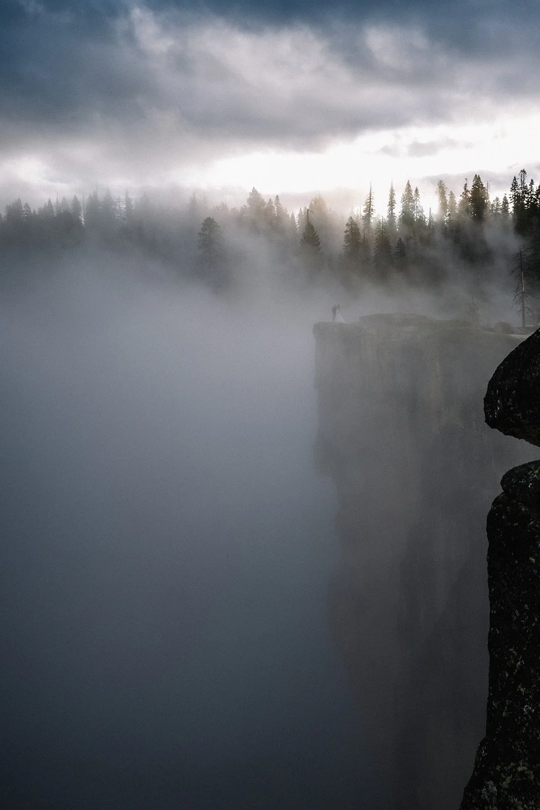 yosemite-elopement-taft-point-sunrise.jpg (13).jpg