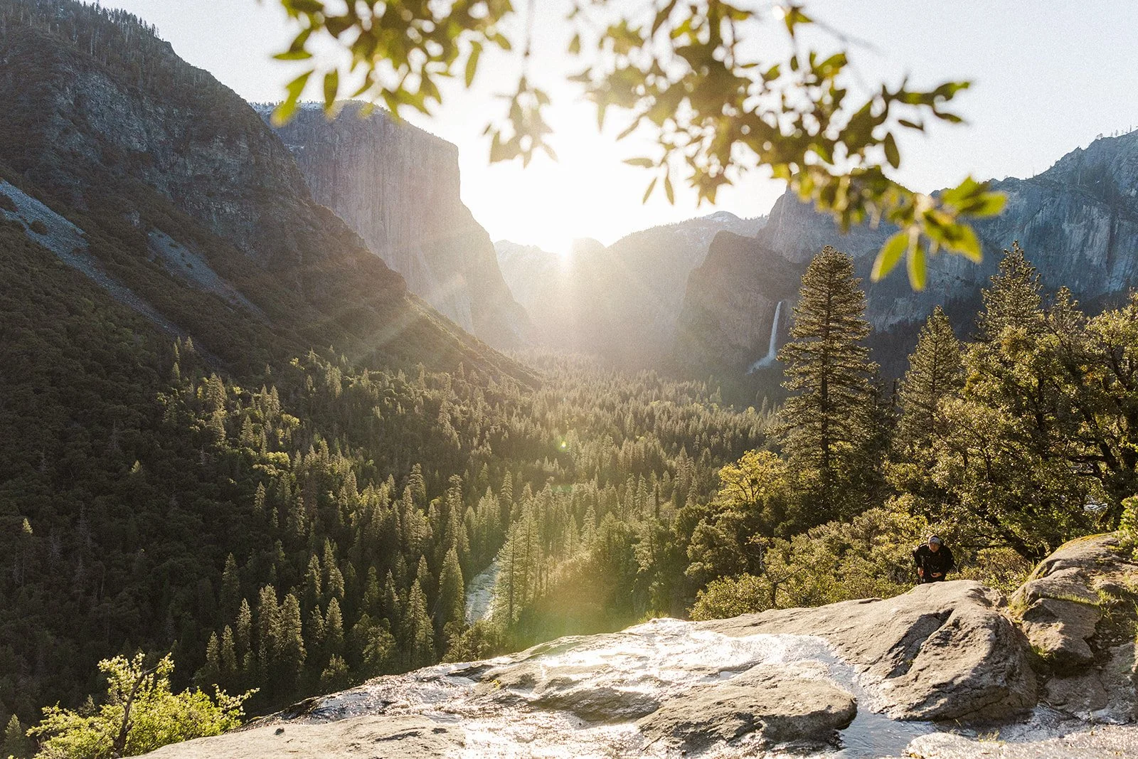 Tunnel View Sunrise in Yosemite.jpg