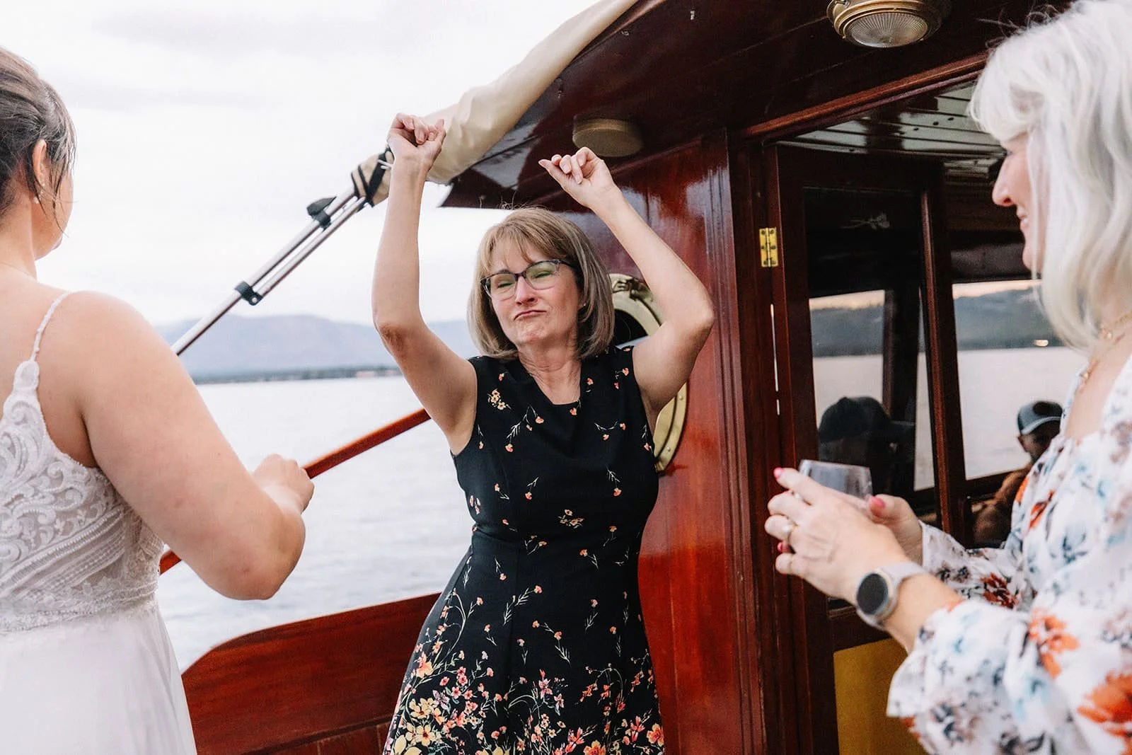 CaraShawn_BoatCruise_0580_websize (1).jpg