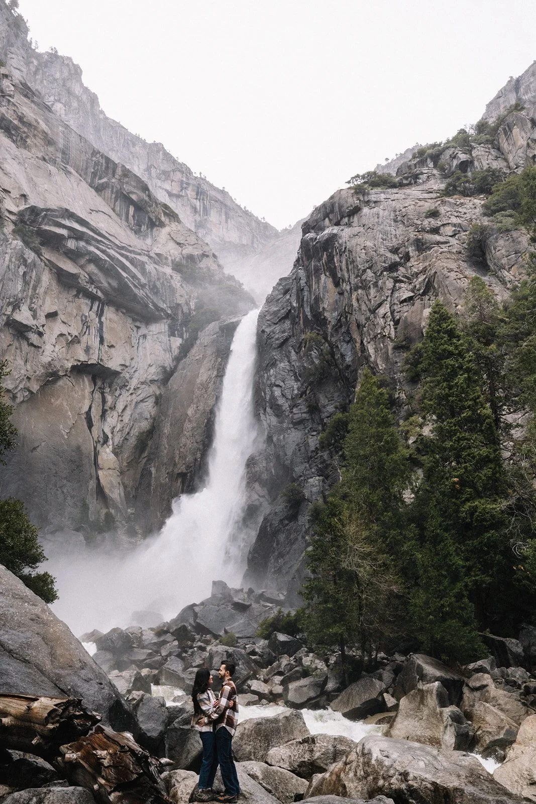 Yosemite meadow engagement session natural moments (15).jpg