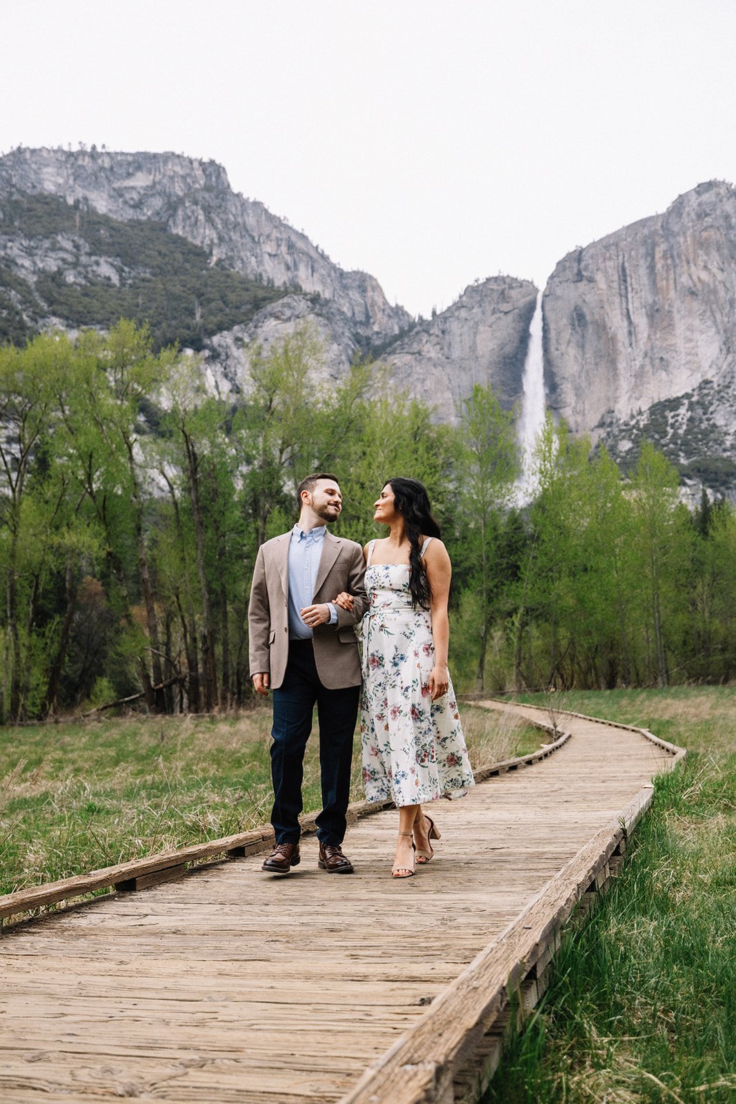 Yosemite meadow engagement session natural moments (11).jpg