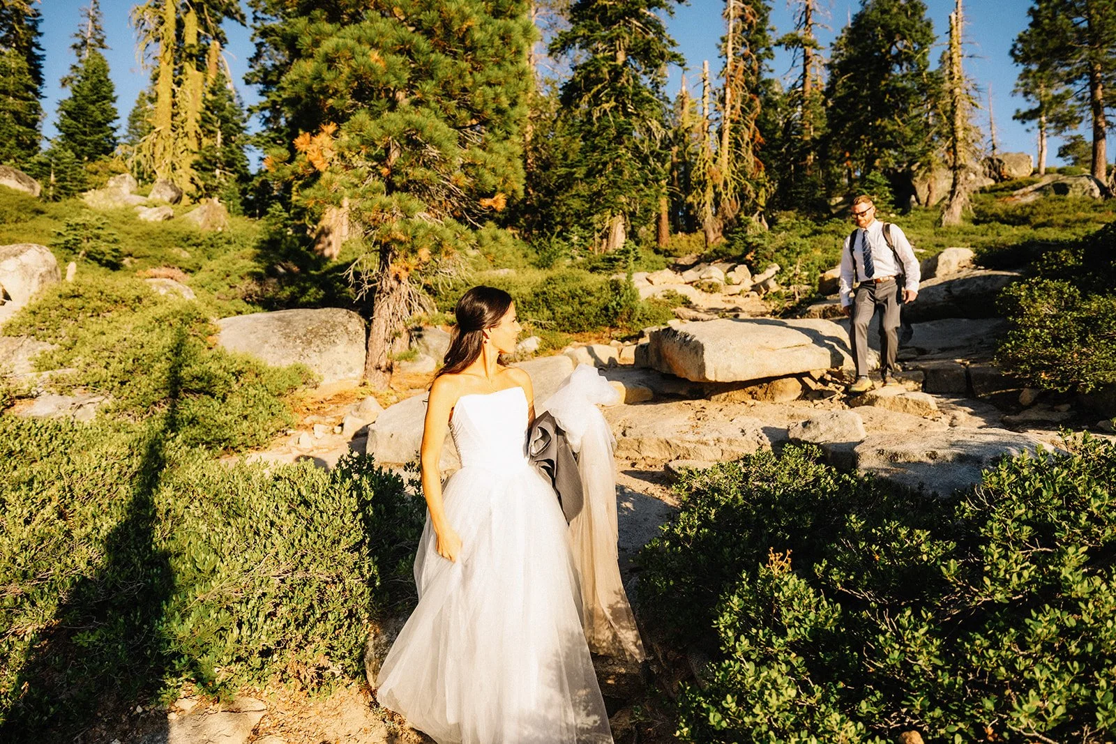 couple hiking Yosemite elopement adventure (3).jpg