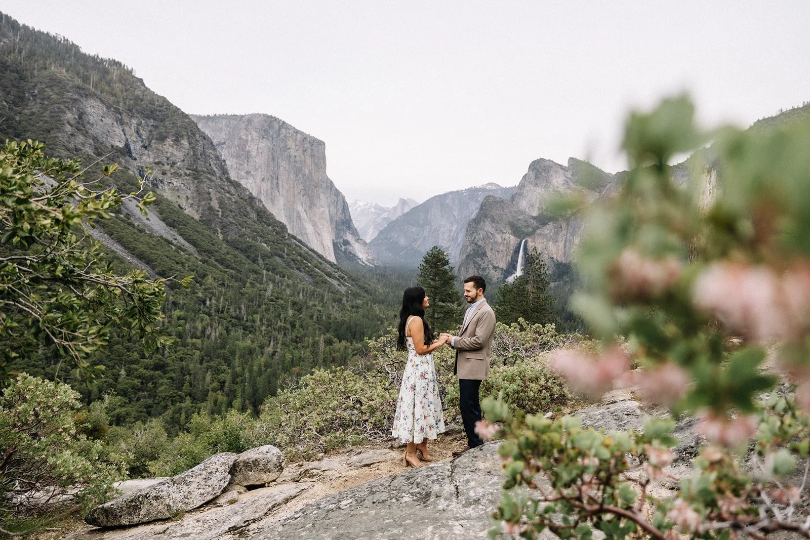 engagement session Yosemite granite cliffs background (4).jpg