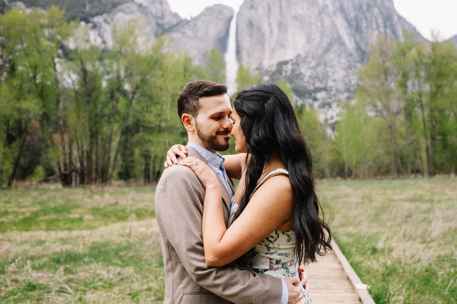 Yosemite meadow engagement session natural moments (12).jpg