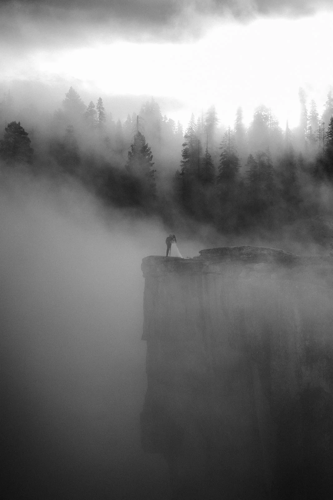 yosemite-elopement-taft-point-sunrise.jpg (23).jpg