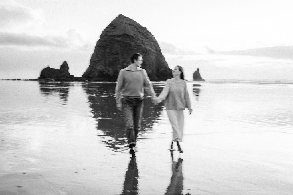 Cannon Beach engagement session sunset Oregon coast (30).jpg