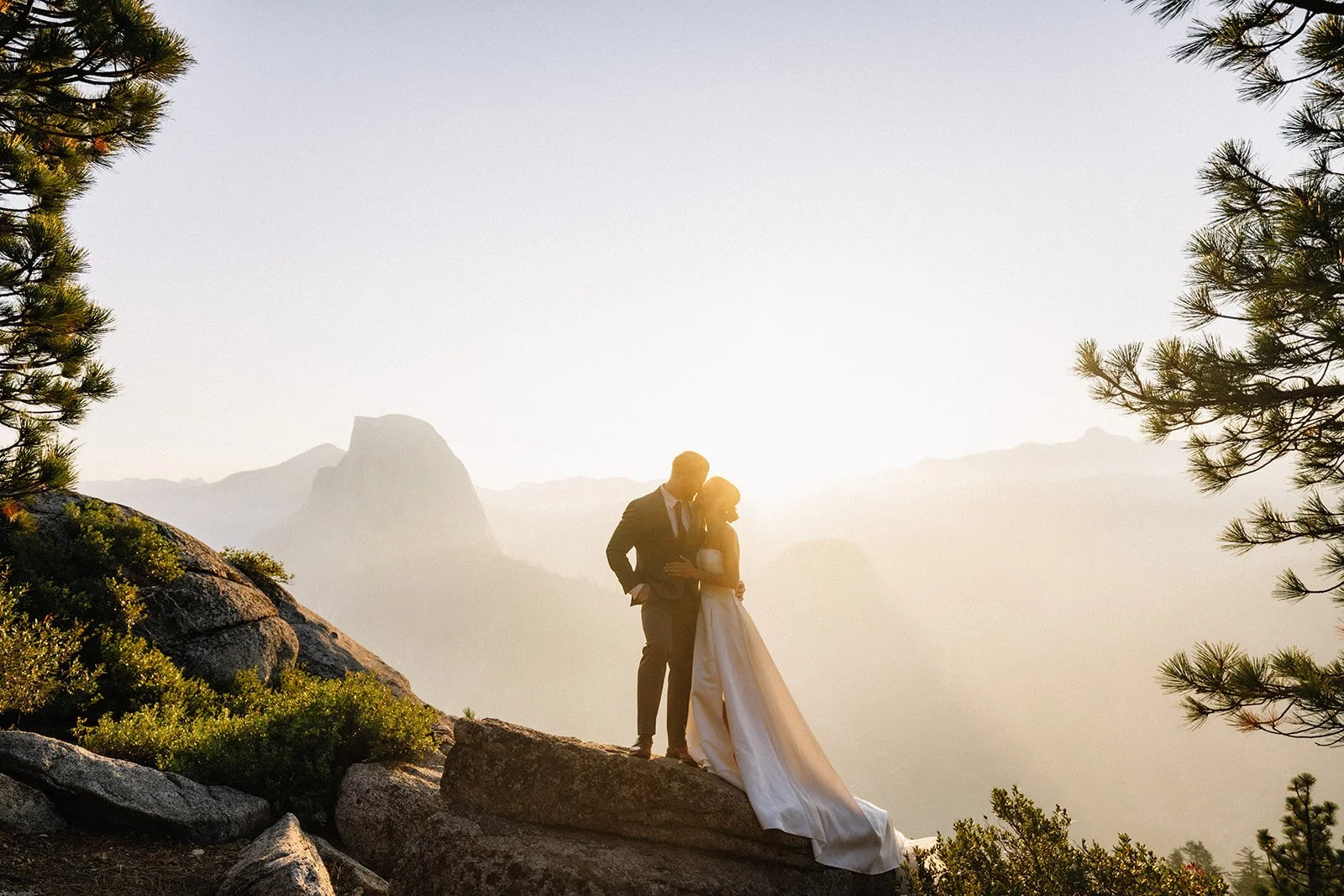 couple portraits Glacier Point Yosemite sunrise (12).jpg