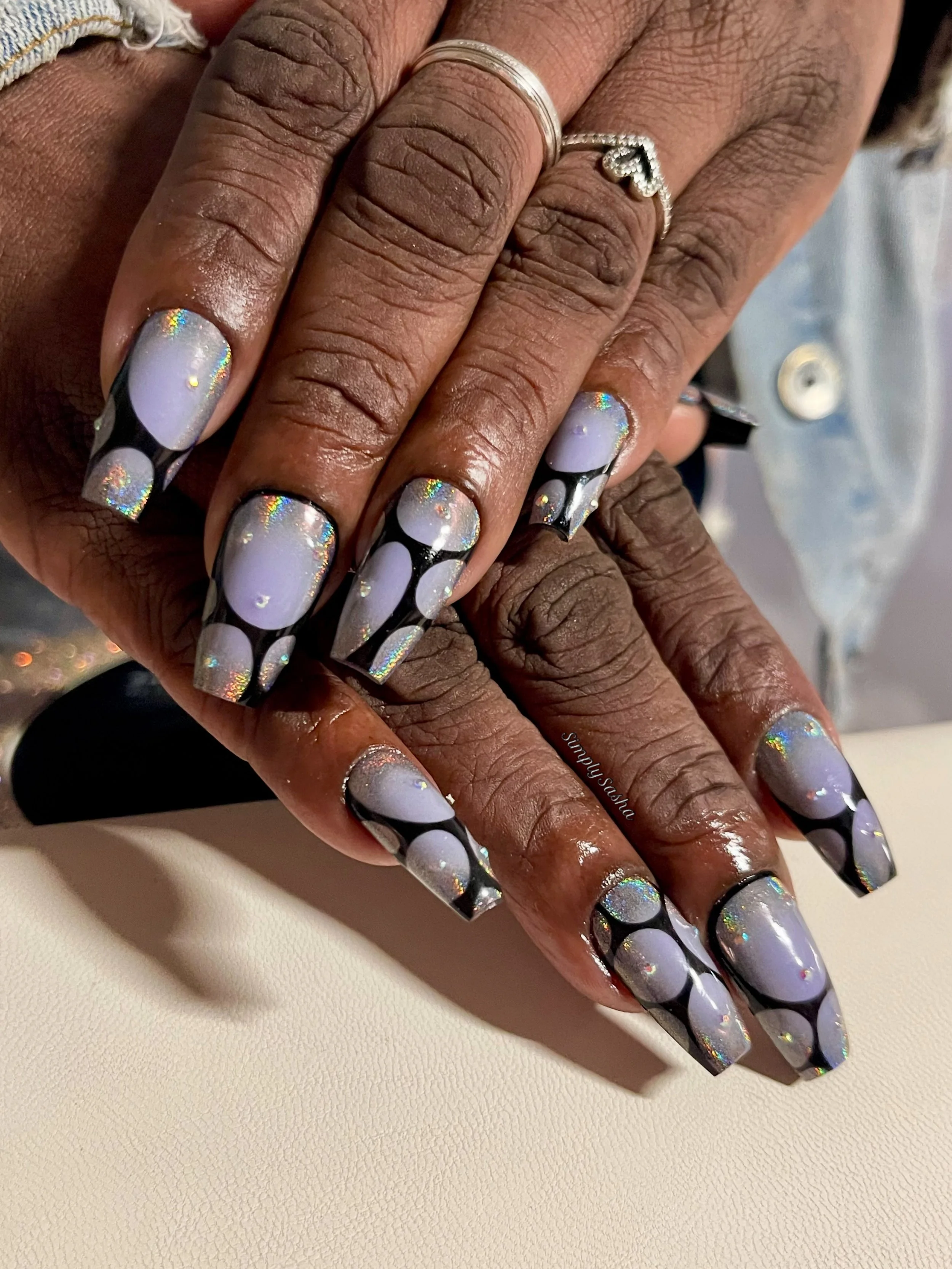 The urge to remake these in so many different color combos 🤭

Come to think of it I&rsquo;ve never seen this nail design done with a gold chrome base 🤔 Will you be the first to try this out? Let&rsquo;s do it!!!!

Interested in starting your press-