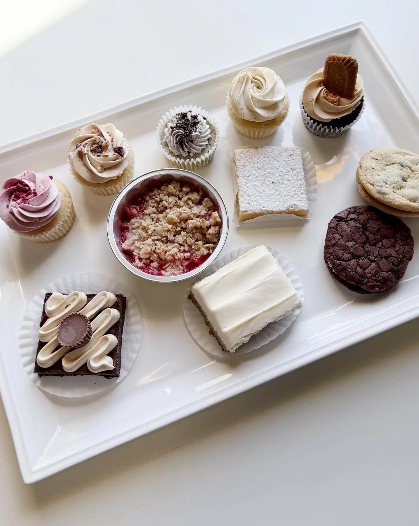 Lots of good stuff this weekend&hellip; including strawberry rhubarb crumbles!!! Stop in Friday until 4pm or Saturday 10am-1:30pm to snag some weekend treats!

Vanilla bean &amp; bourbon cupcakes
Chocolate cookie butter cupcakes
Brown sugar salted ca