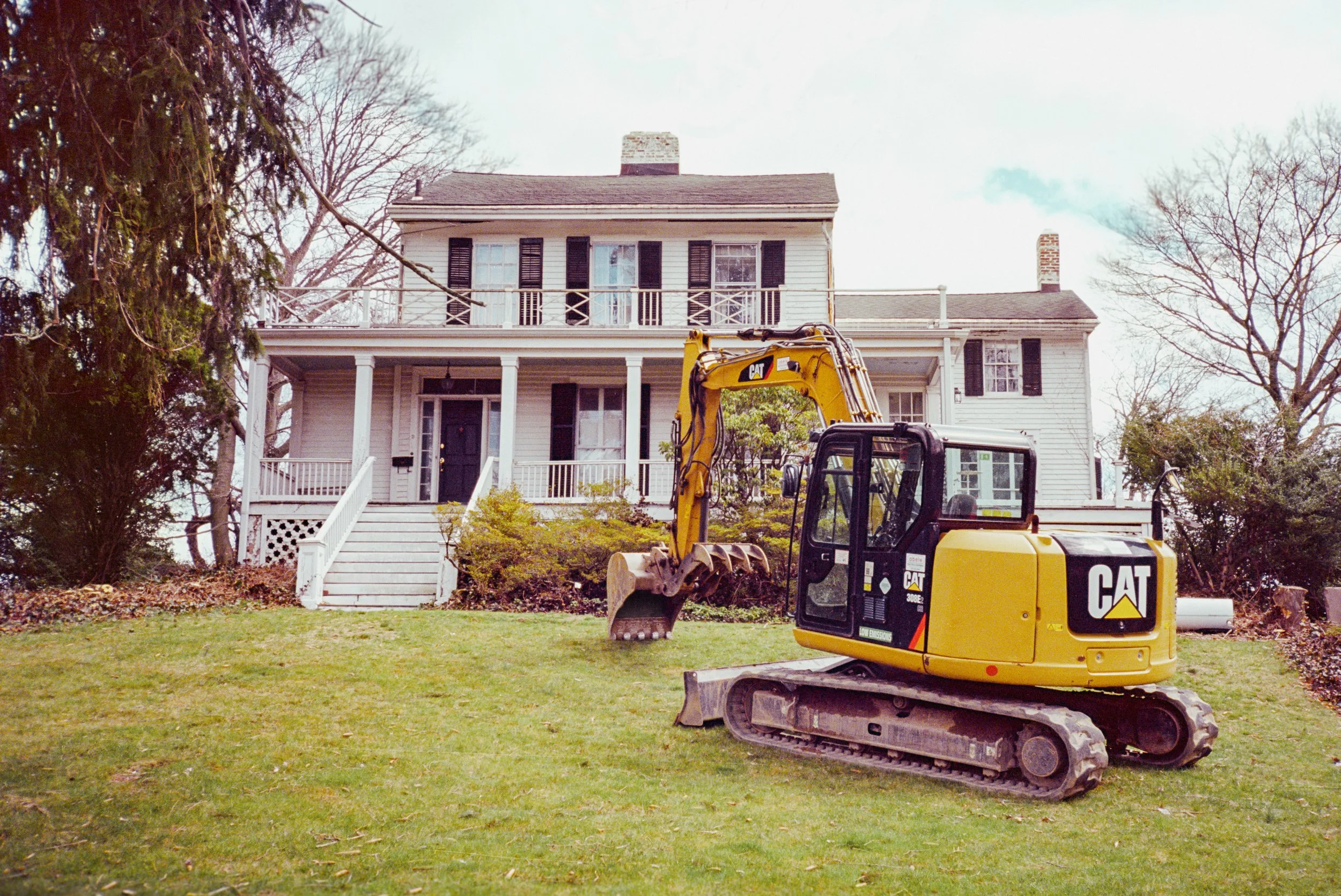 2023 Konica BM Ektar 100 Rye_ruins tractor ready3.jpg