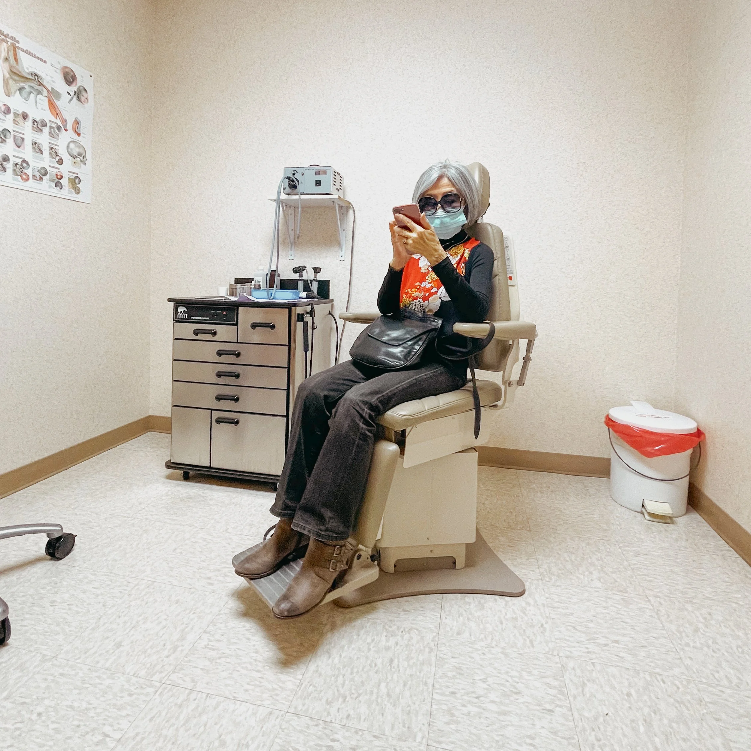 Omi doctors chair wide.jpg