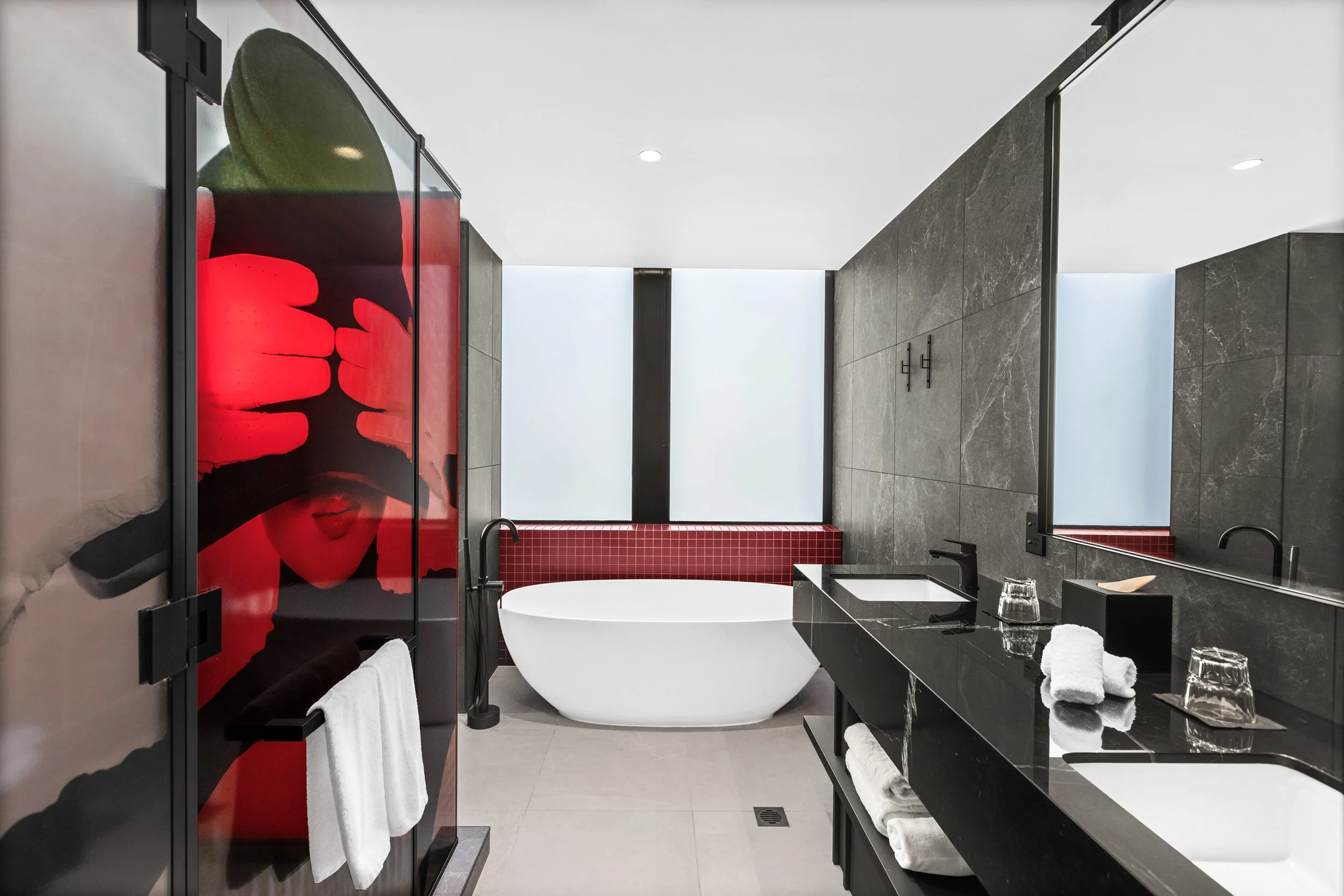 Suite Panorama Bathroom.jpg