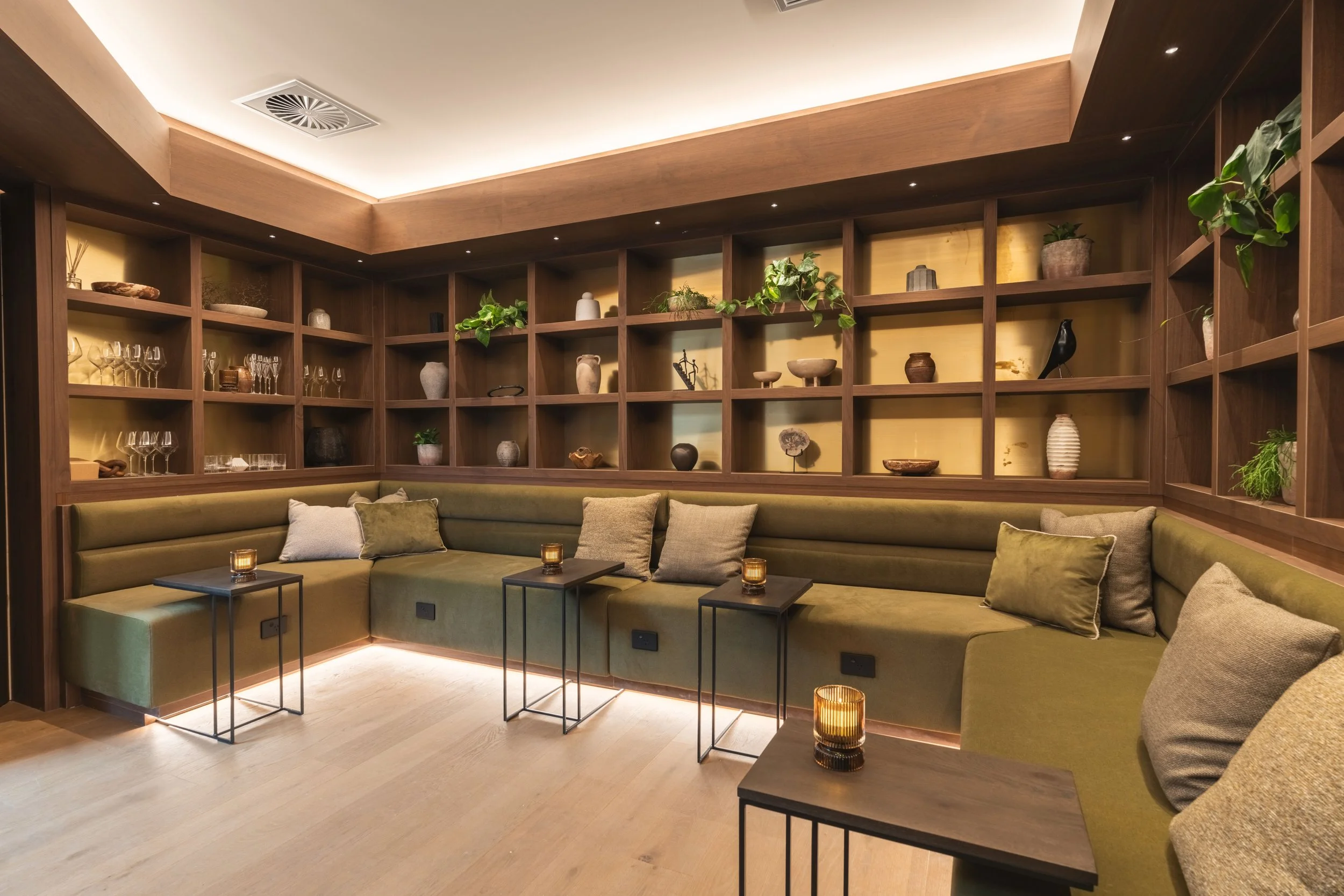 04-Coronet Ridge Library Lobby (5).jpg