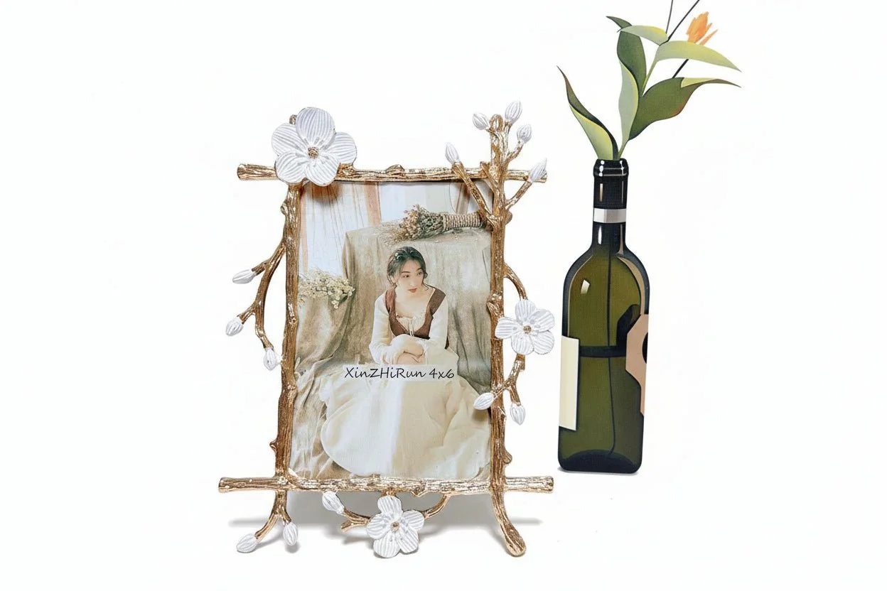 NNETM Nordic Gold Metal Photo Frame – Luxury Tabletop Picture Frame