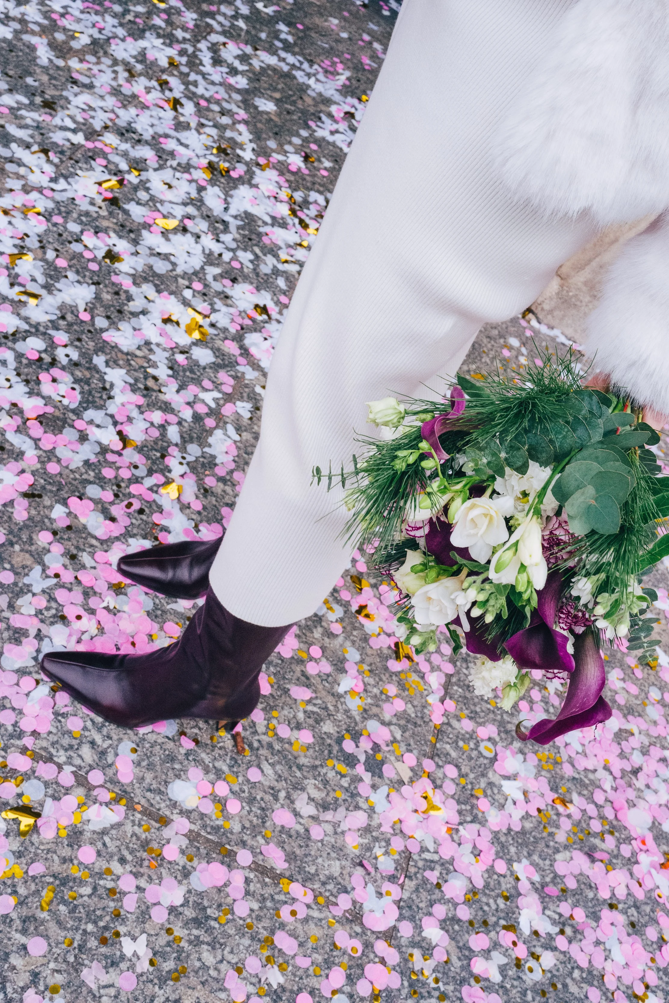 Bouquet de mariée lors d'un mariage en talons hauts