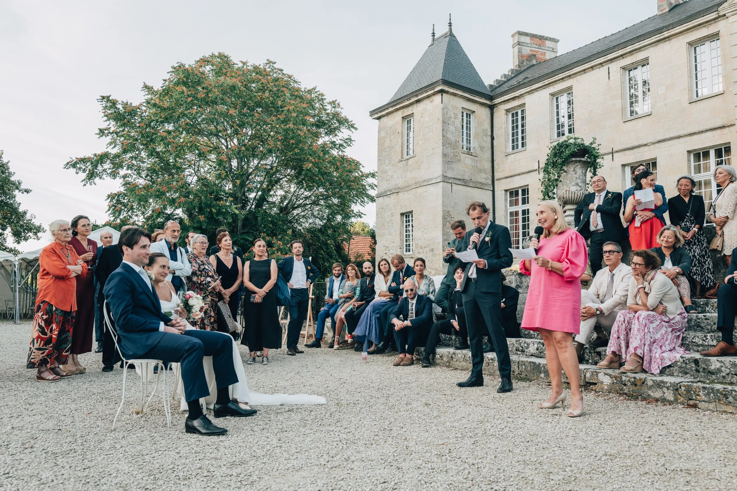 Photographie de la journée de célébration du mariage dans un domaine