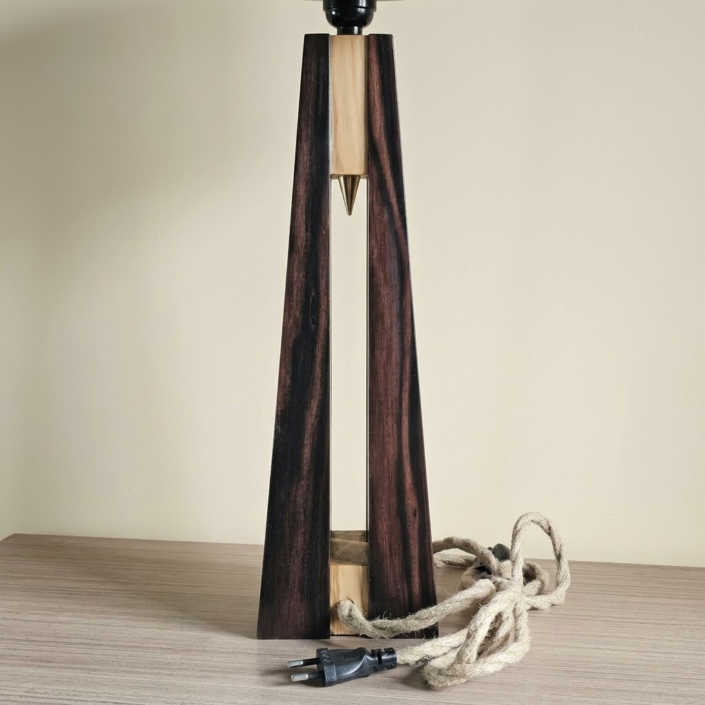lampe-a-poser-bois-artisnale-ebene-luminessencedesign-Plier_Macassar-cordon_chanvre.png