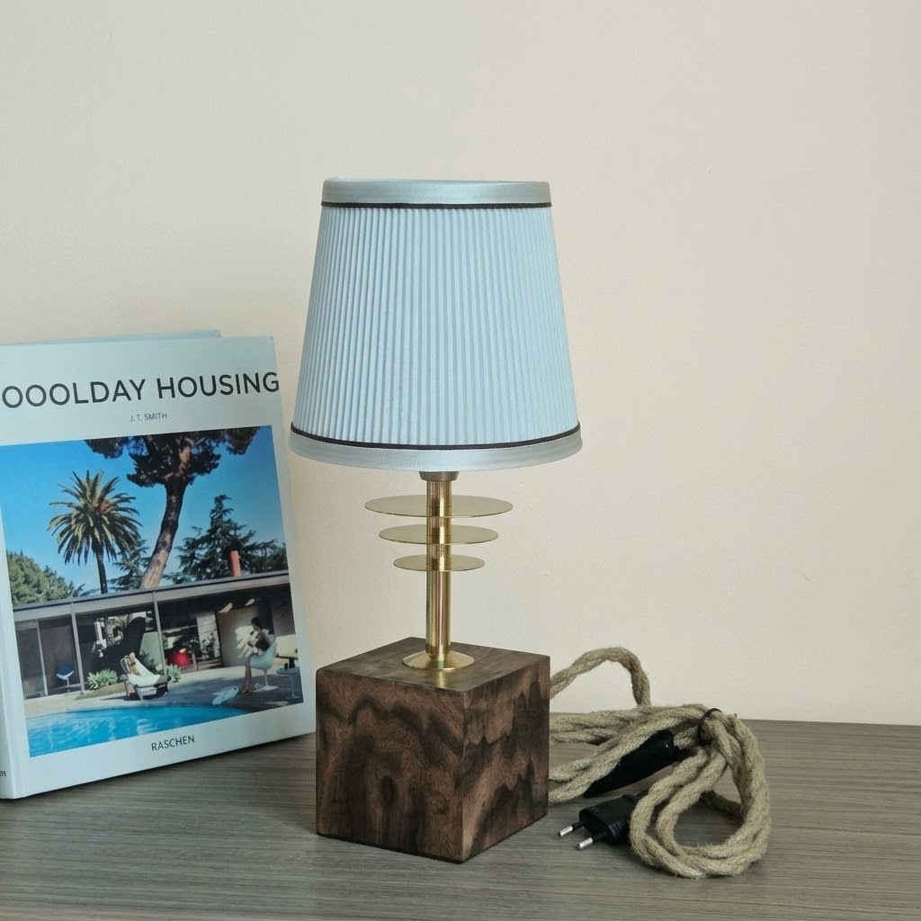 Lampe-a-poser-bois-ronce-de-noyer-luminessencedesign-EclipseHeritage-bureau.png