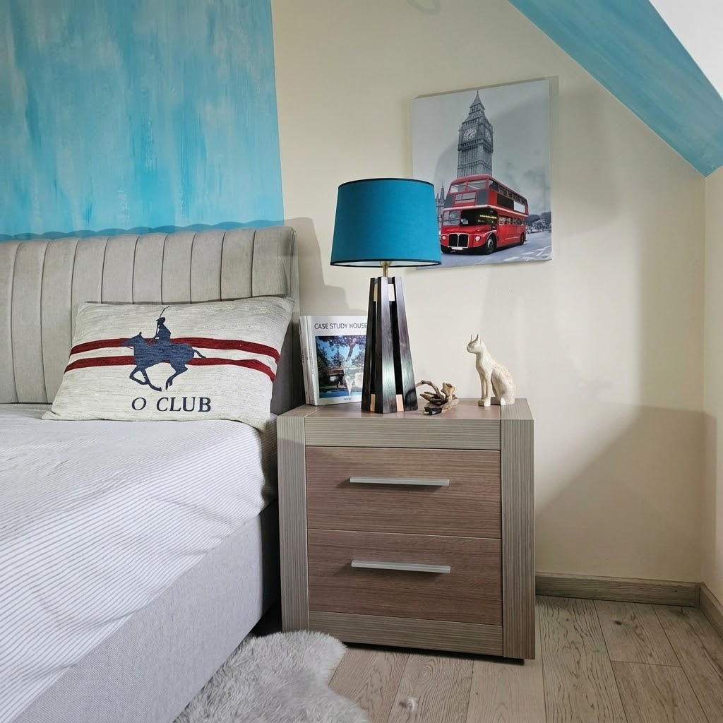 lampe-a-poser-bois-artisnale-ebene-luminessencedesign-Plier_Macassar-chambre.png