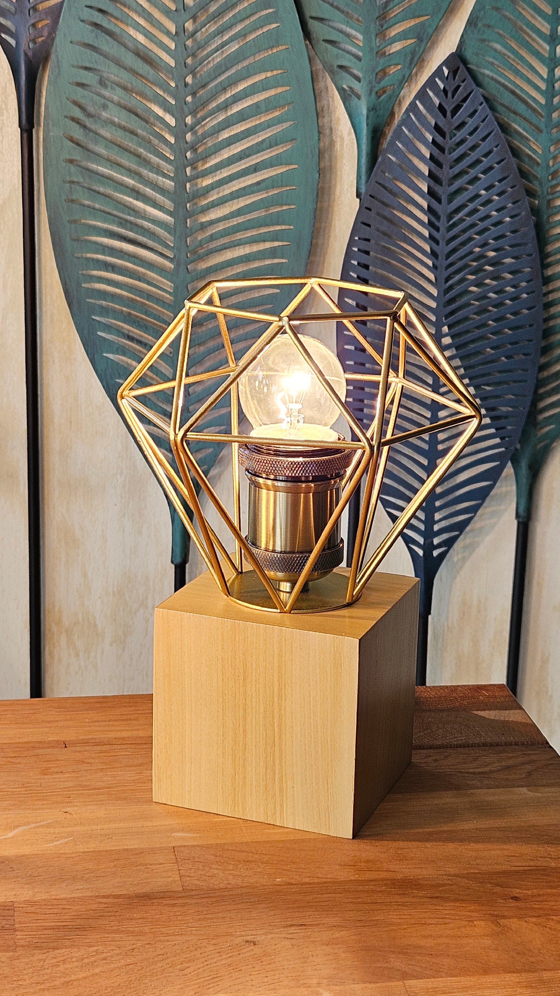 Lampe artisanale à poser, lampe de chevet, lampe de salon, lampe de bibliothèque, lampe de bureau. Ambiance cosy premium et chaleureuse.
