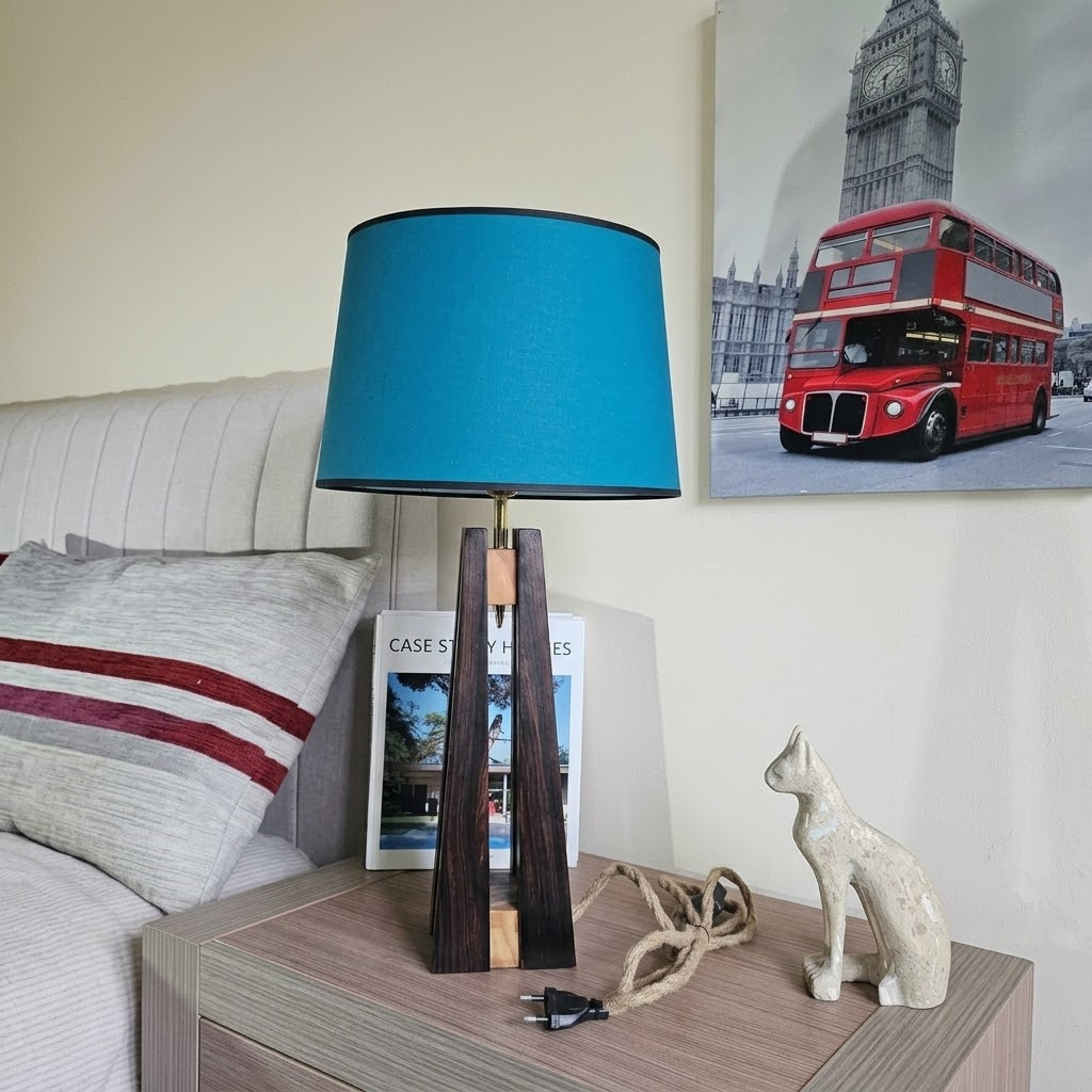 lampe-a-poser-bois-artisnale-ebene-luminessencedesign-Plier_Macassar-chevet.png