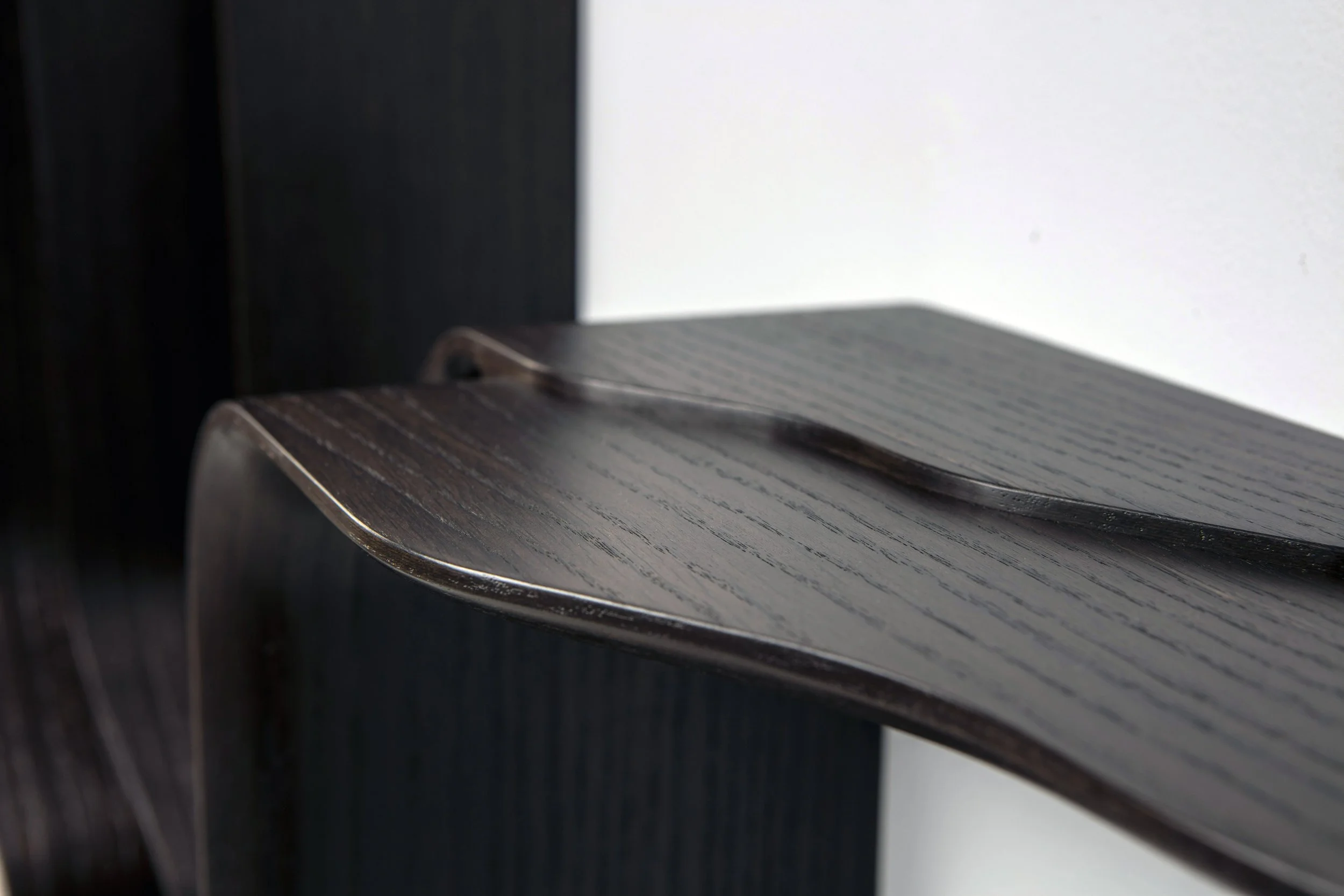 Conchiolin Console Table