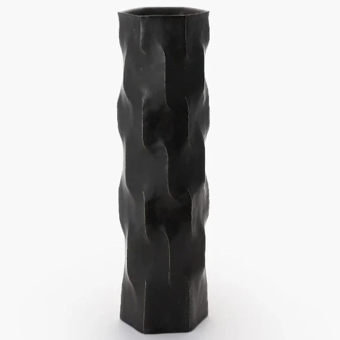 a black vase by Lee Songam