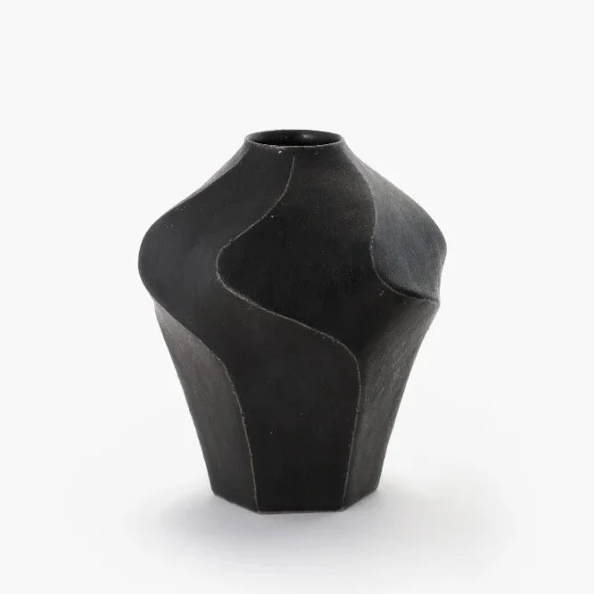 a black vase by Lee Songam