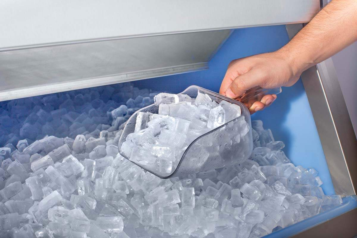 Commercial Ice Machine Maintenance Tips for Food Service Businesses