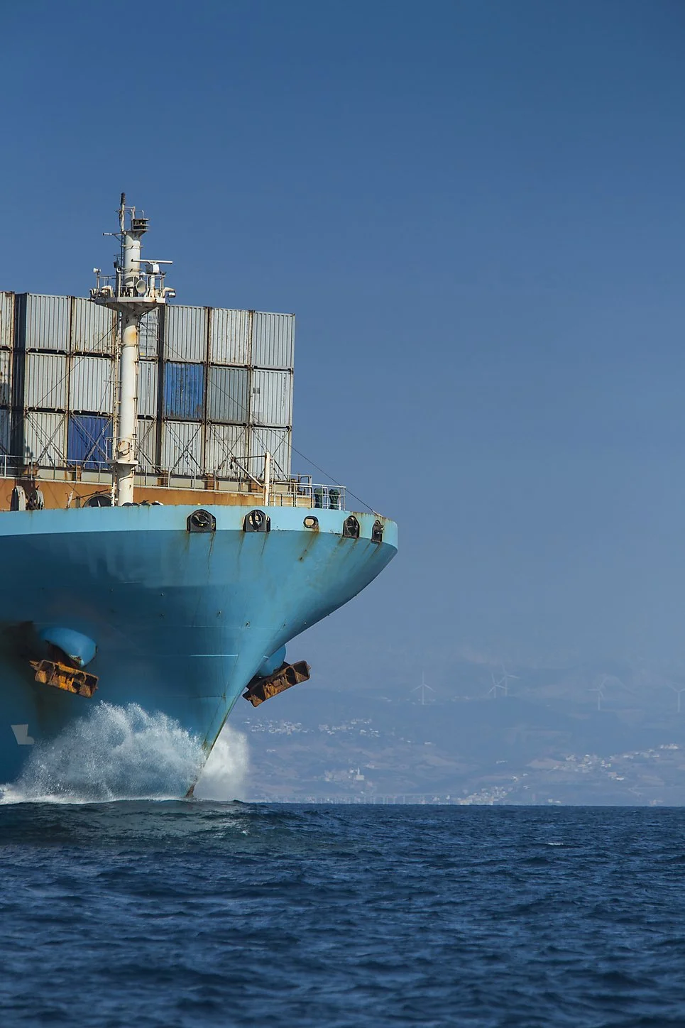 Containerschiff, Schifffahrt, Seediensttauglichkeit für Einsätze auf Containerschiffen, aber auch Kreuzfahrtschiffen und mehr.