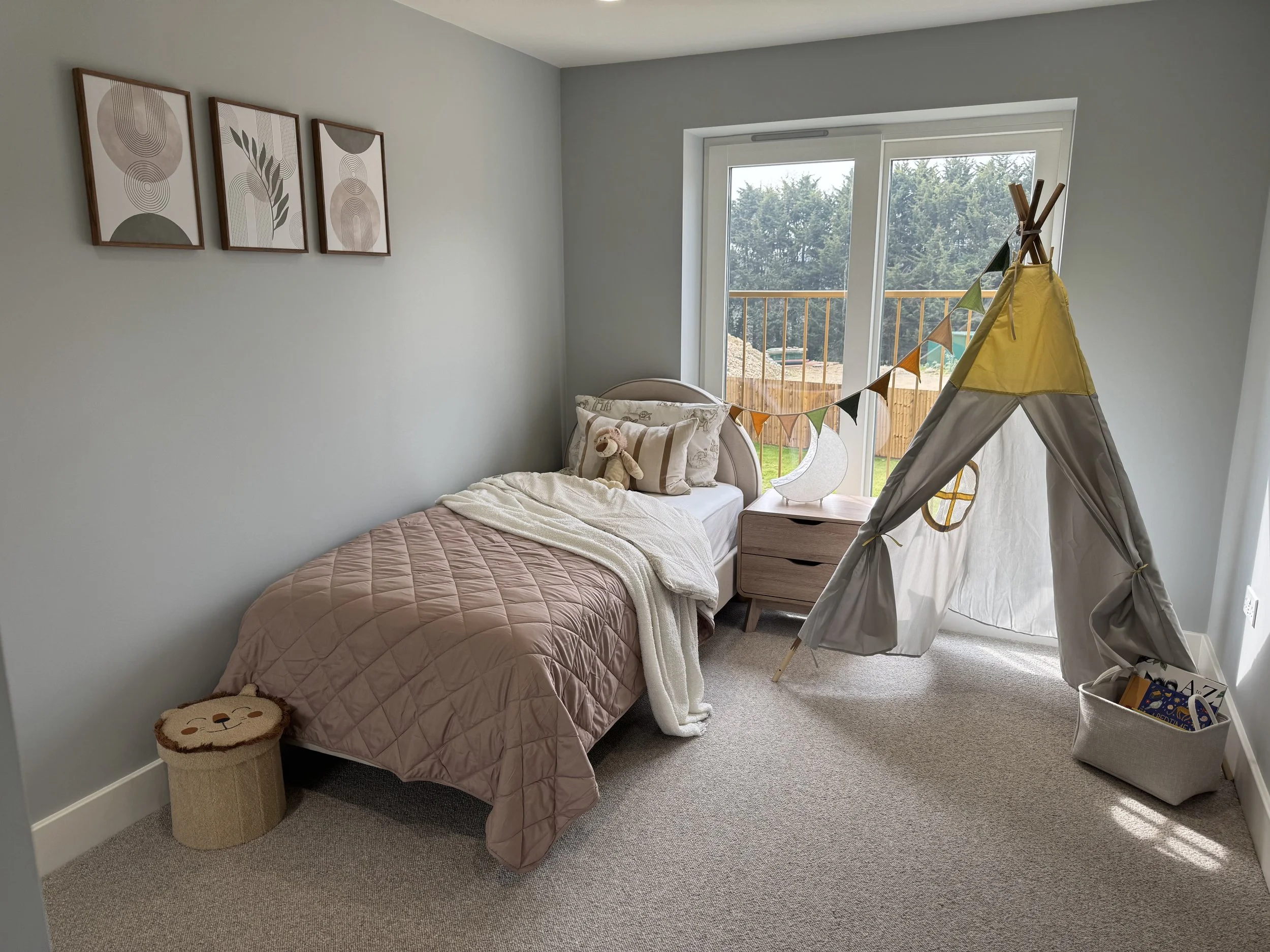 furniture rental for staging a flat in berkhamsted, staging consultation services in south east england