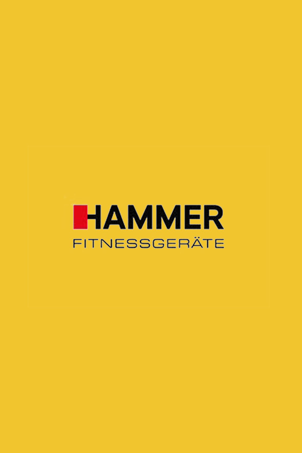 Das Bild zeigt das Logo einer Fitnessgeräte-Marke namens Hammer auf gelbem Hintergrund.