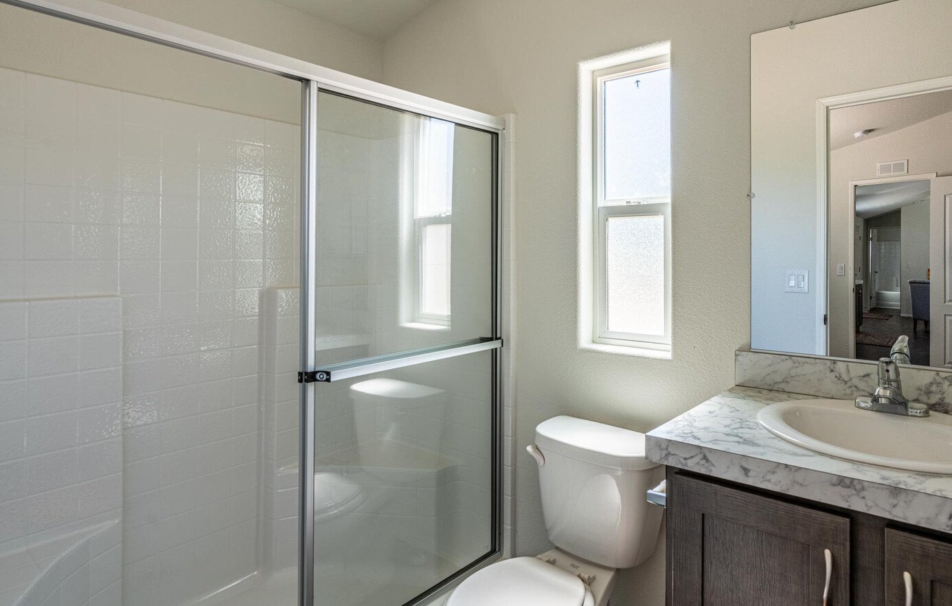 Bejarano Canyon Lake Series Model 15562X_masterbath_1_1646862905599_1387_12.jpeg