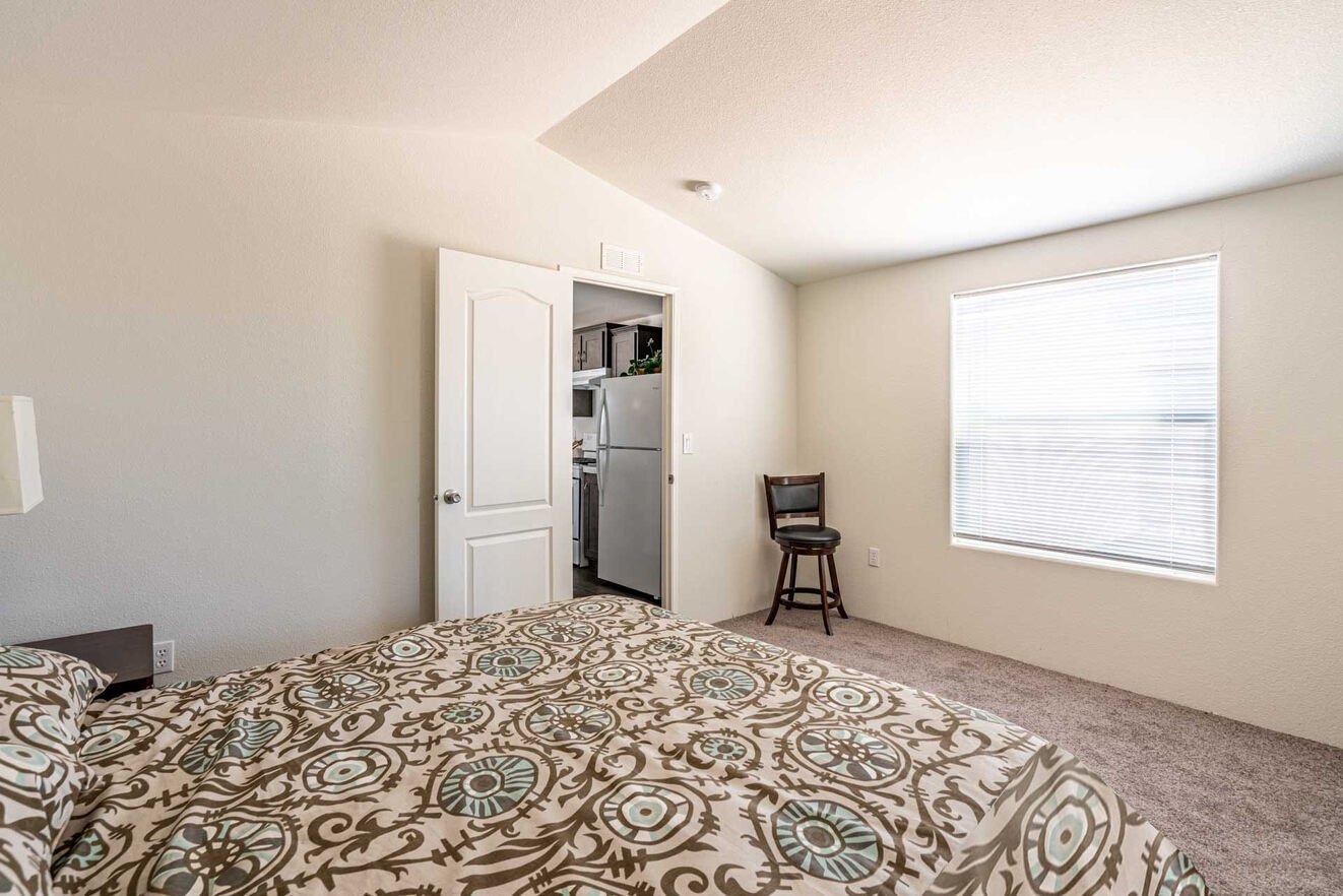 Bejarano Canyon Lake Series Model 15562X_masterbed_2_1646862898156_1323_12.jpeg