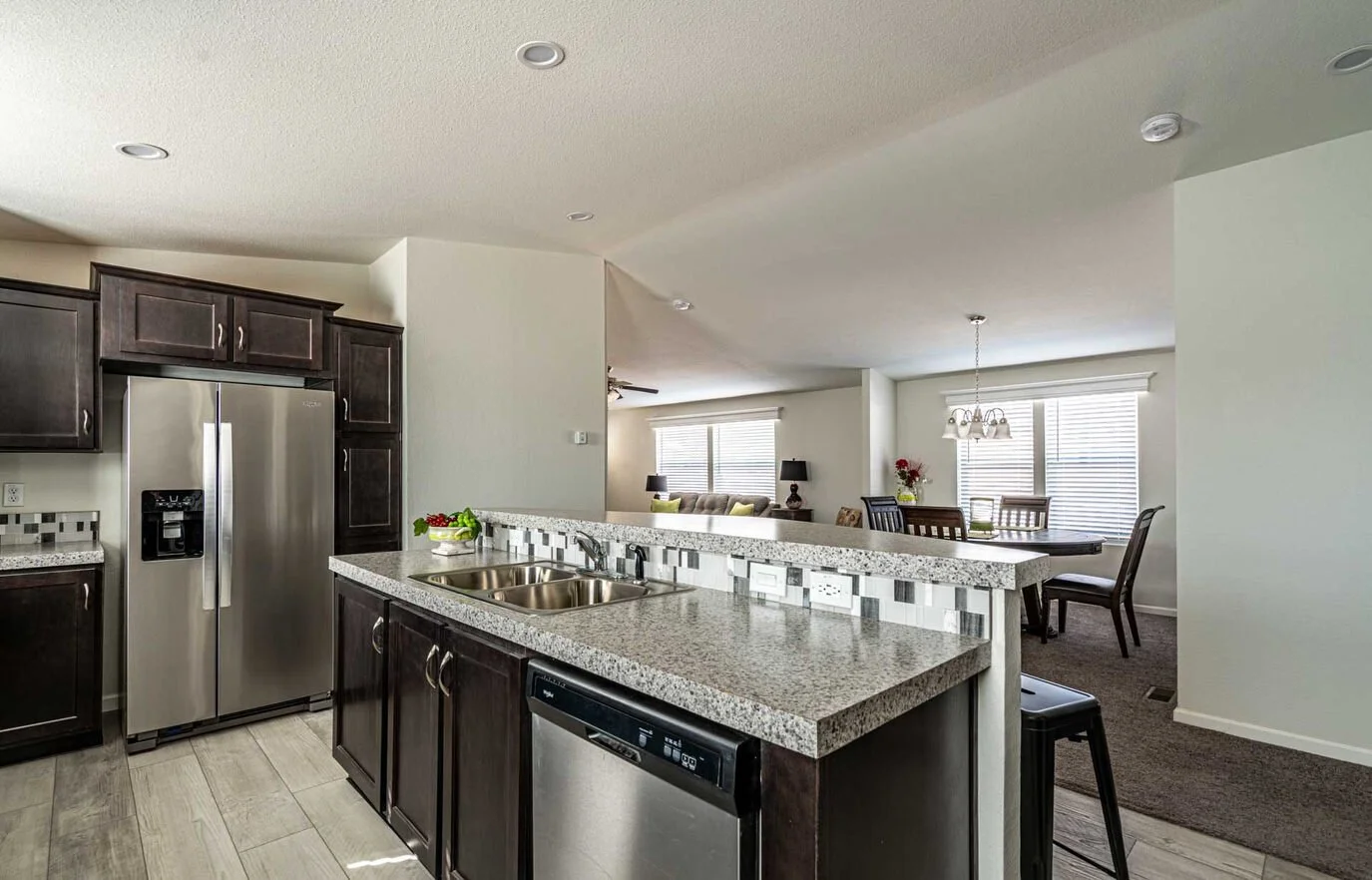 boxelder_feh_mesa_fleetwood_28563g_kitchen_5_2_1646937496735_1375_12.jpeg