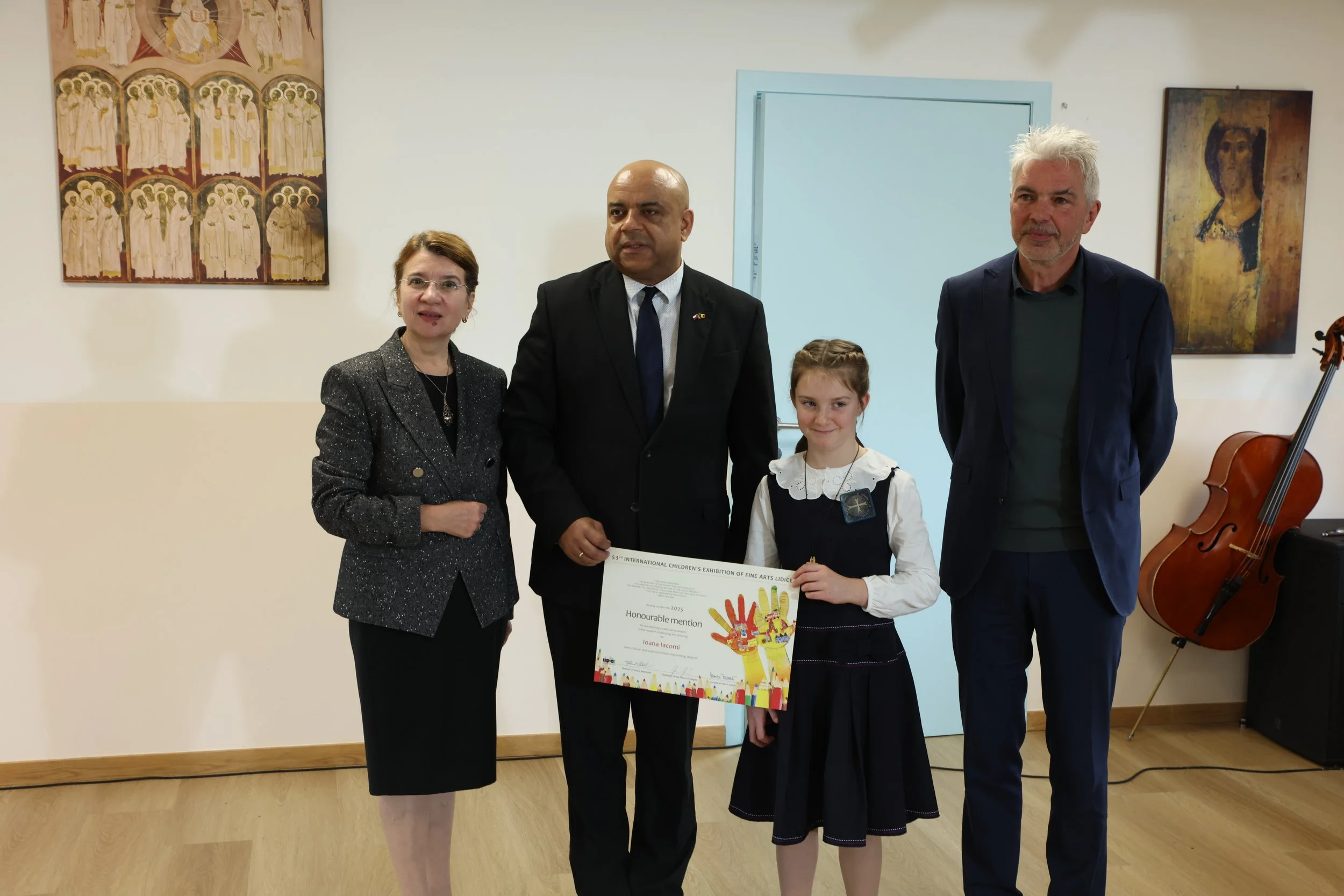 The Ambassadors of the Czech Republic and Romania, accompanied by the Mayor of Huldenberg, visit Saints Silouan and Sophrony High School