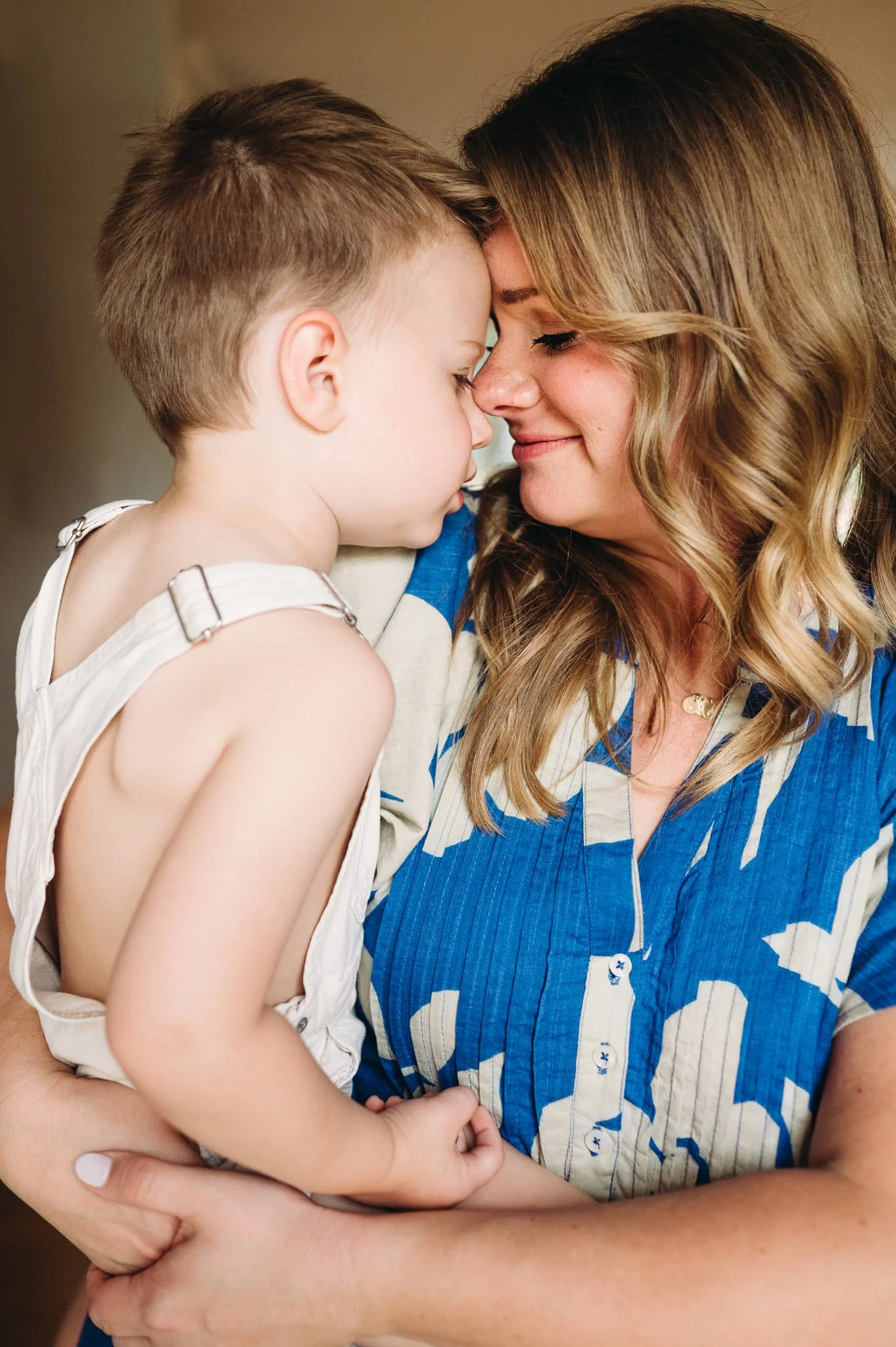 mother-son-cuddling-lifestyle-family-photography-bend.jpg