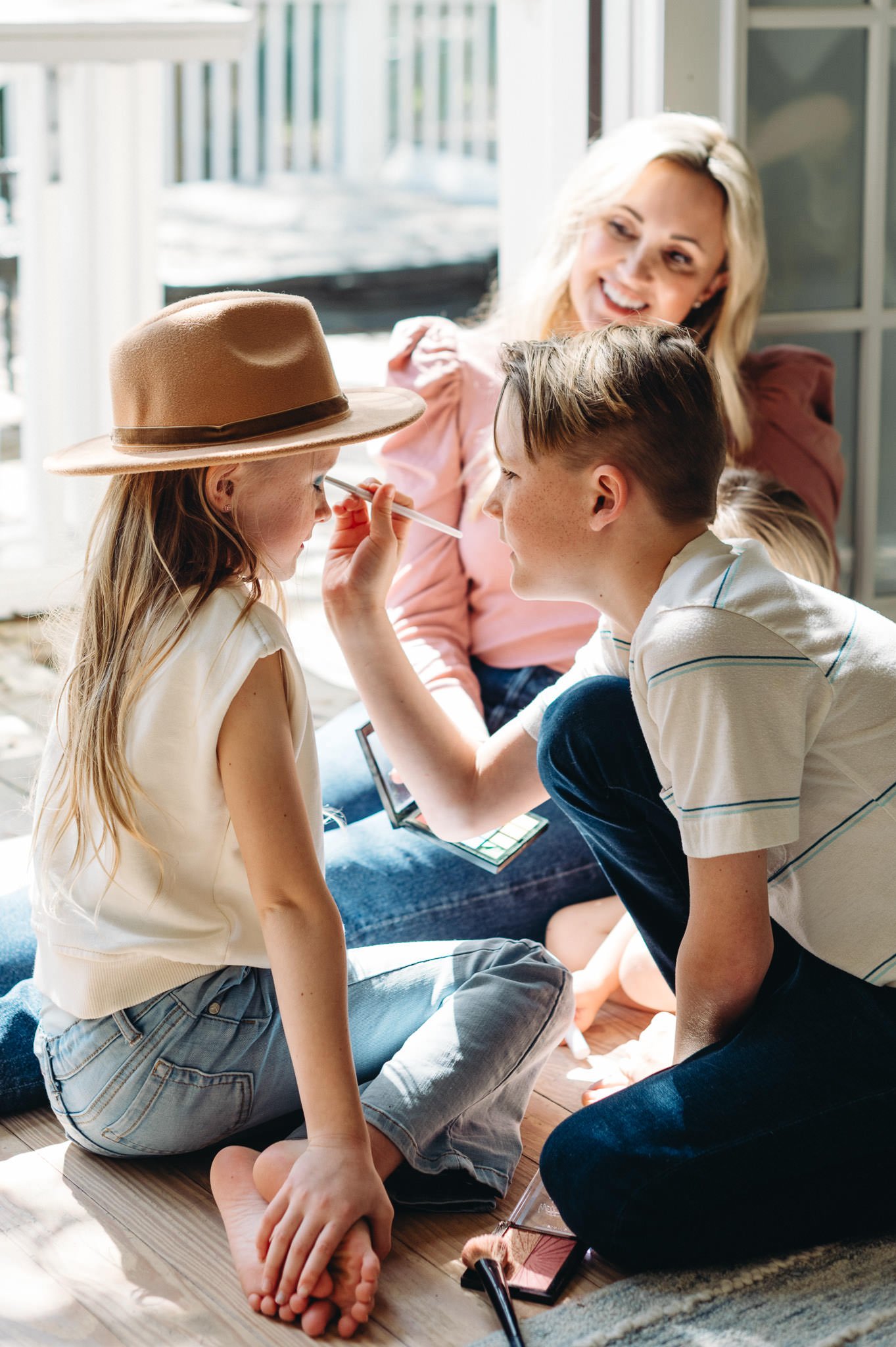 The Secret to Natural Family Photos? Ignore the Camera 