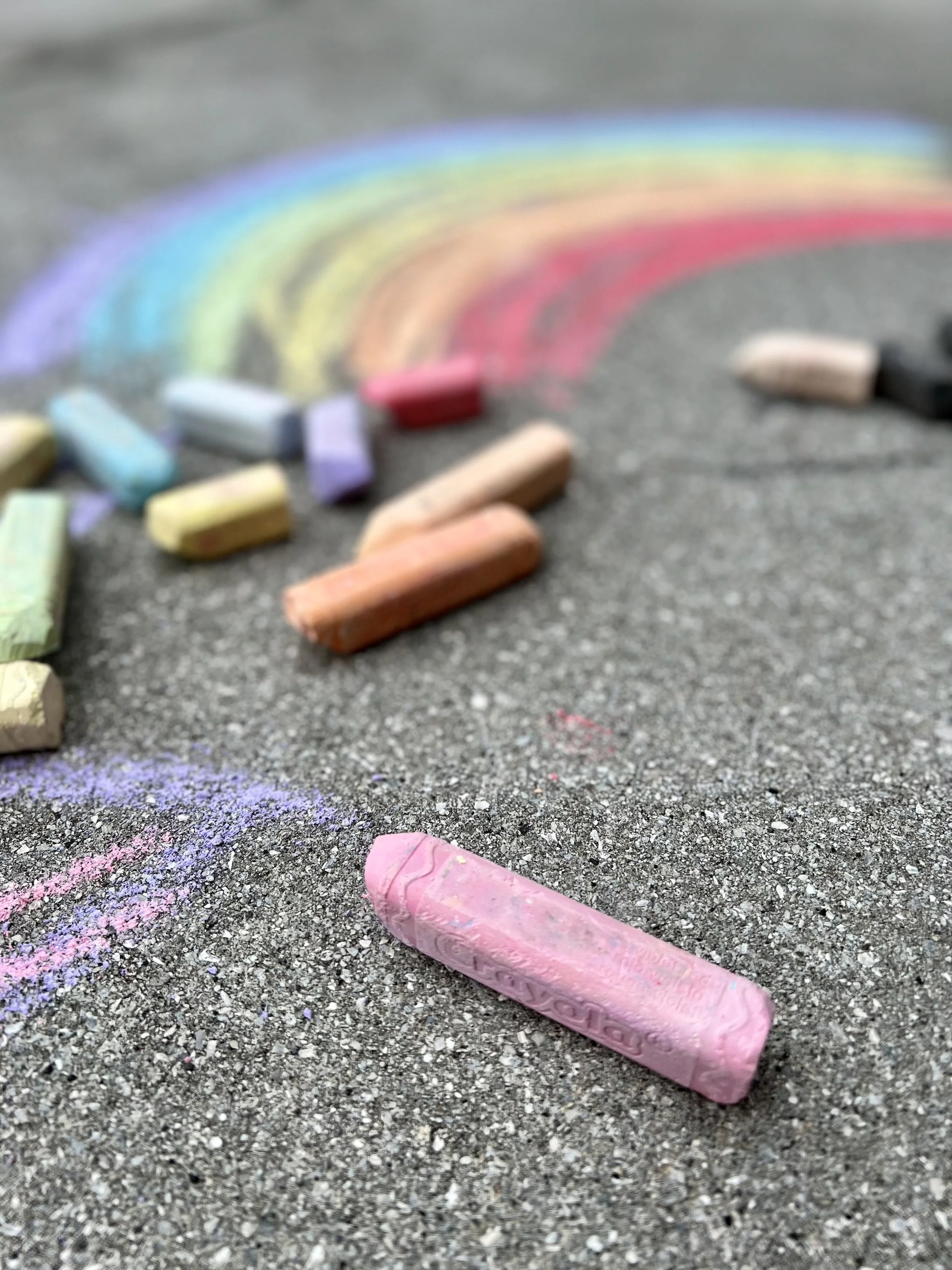 sidewalk-chalk-summer-activity.jpeg