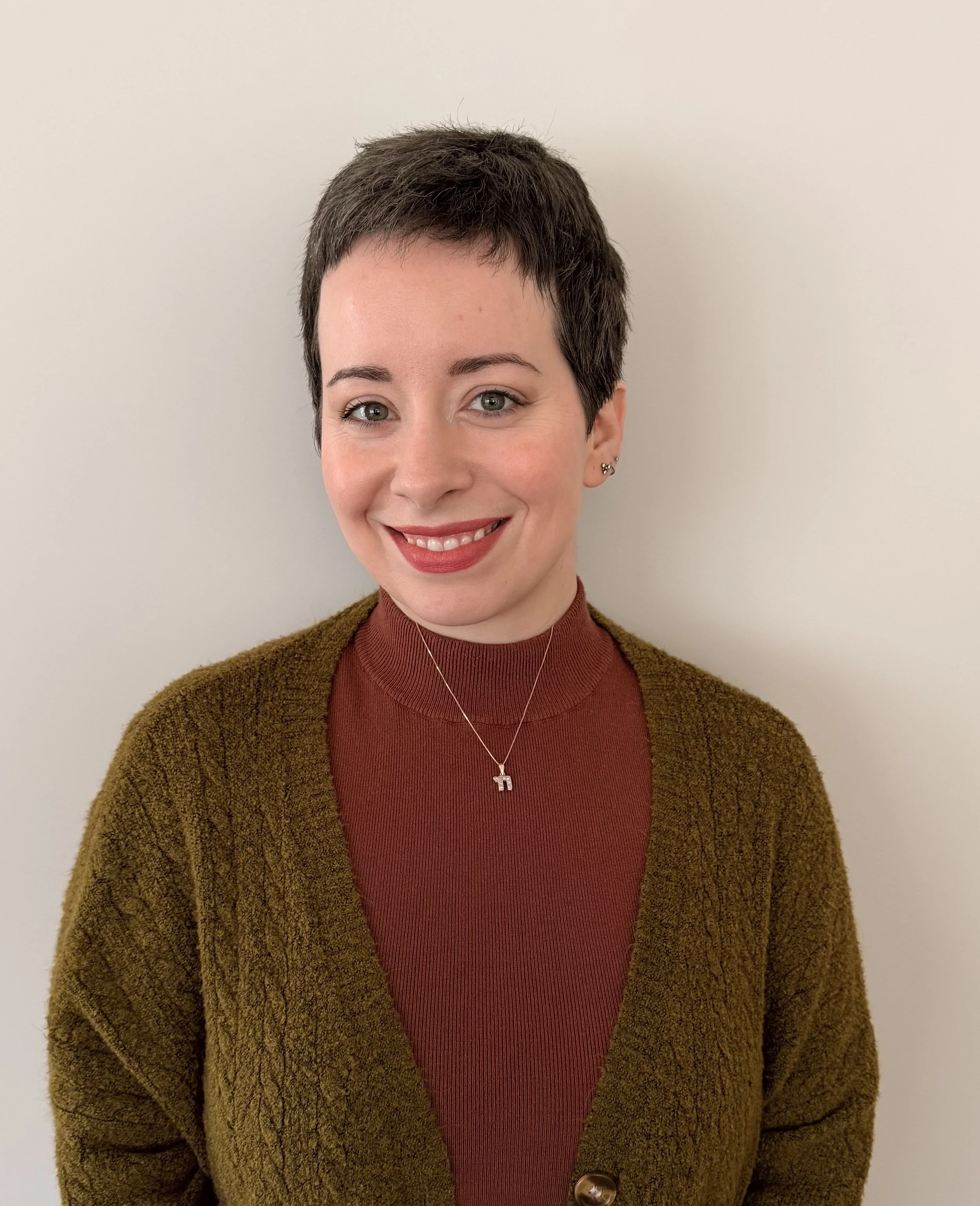 Lauren Davis, LMHC, therapist at Oyster Cove Therapy