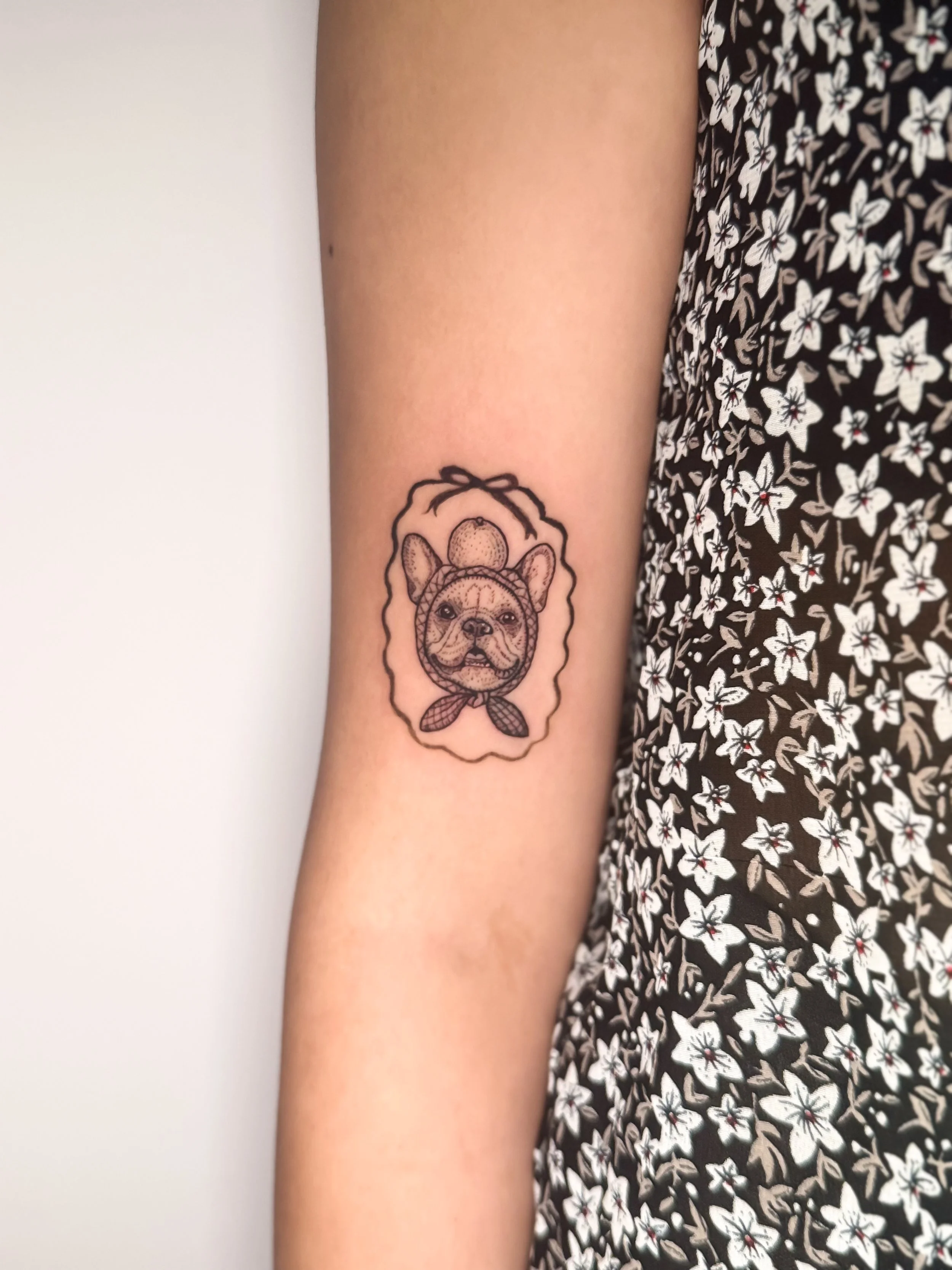 รอยสักสัตว์เลี้ยงขนาดเล็กสไตล์ Fine Line / Fine line pet tattoo by Let’s Tatt Studio Chiang Mai