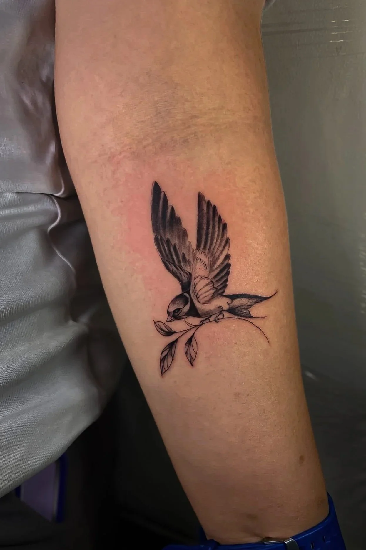 รอยสักนกสไตล์ Black & Grey จาก Let’s Tatt Studio / Black and grey bird tattoo by Let’s Tatt Studio Chiang Mai